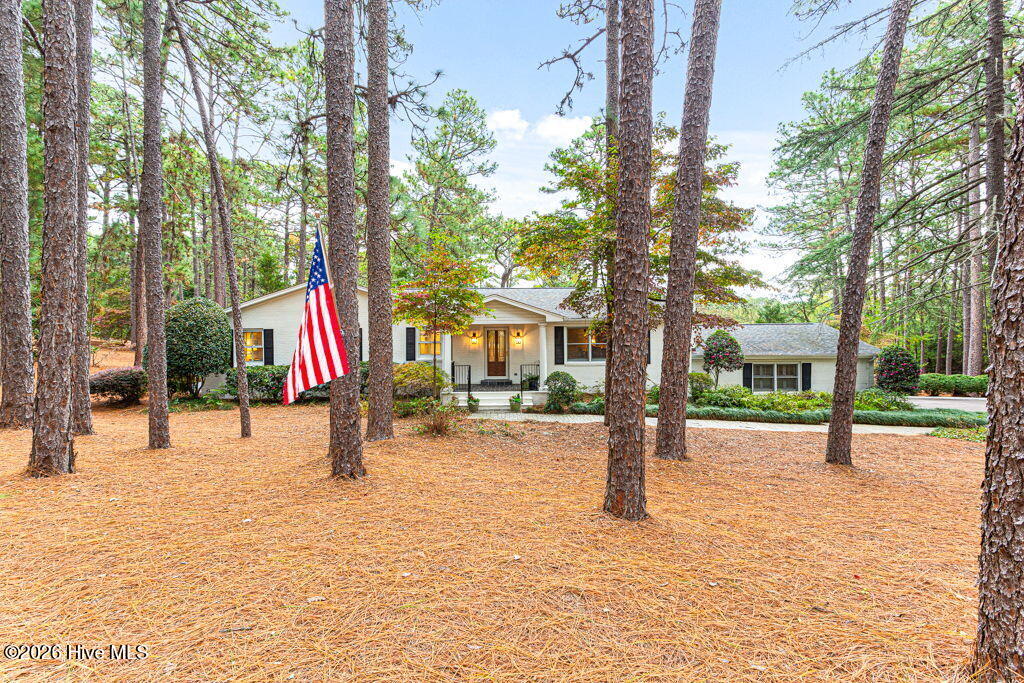 255 Lake Dornoch Drive Property Photo 1
