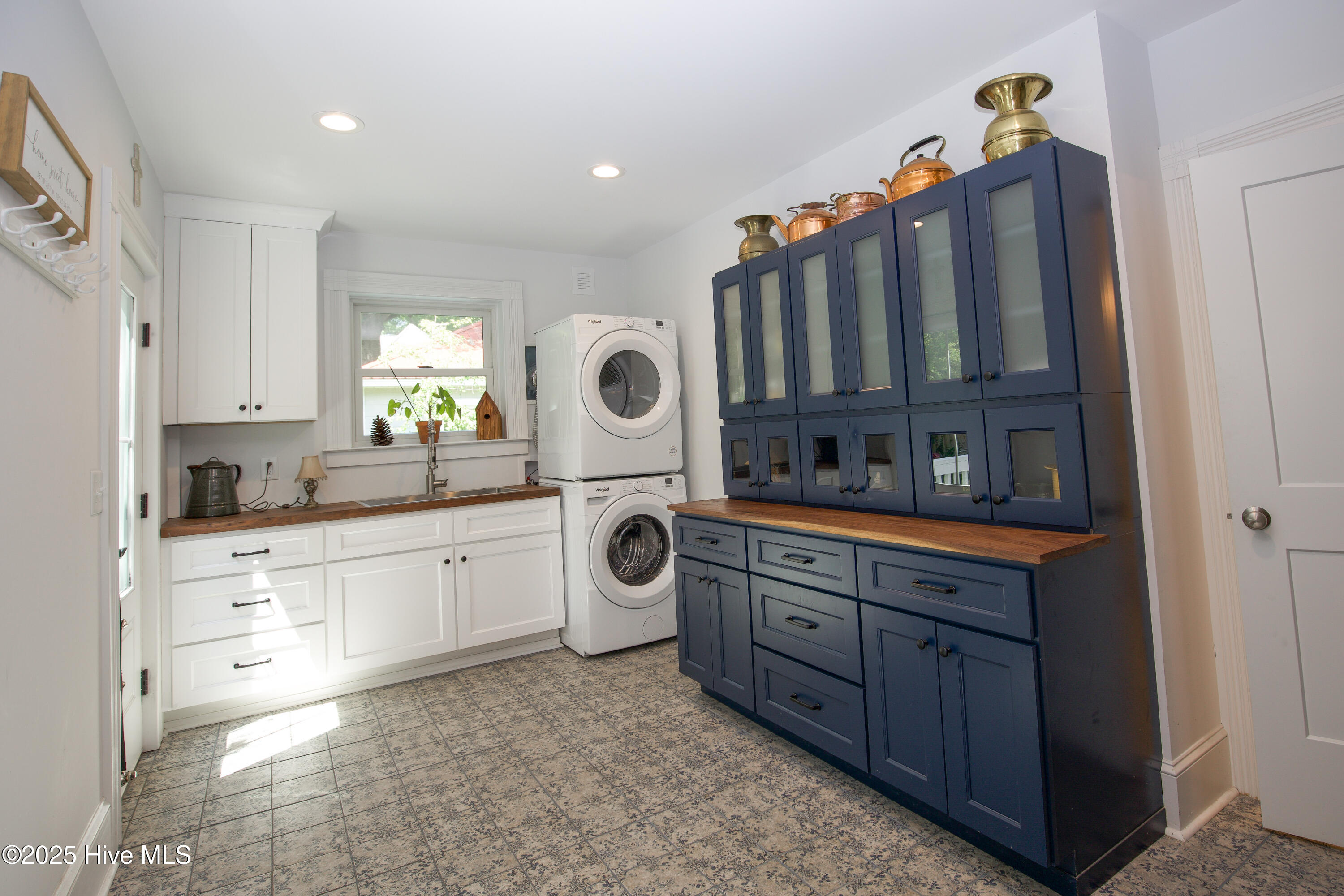 280 W Connecticut Avenue Property Photo 74