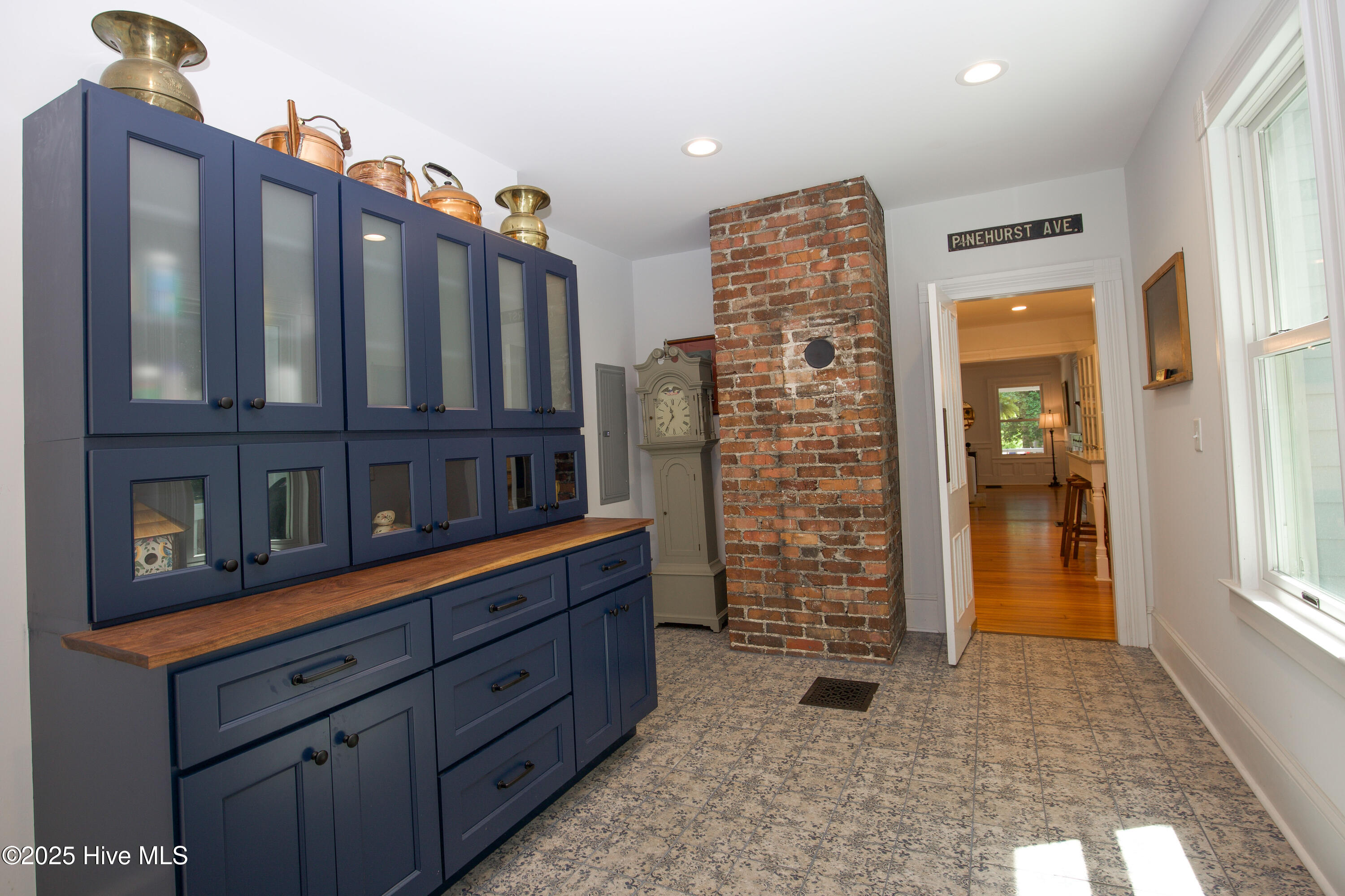 280 W Connecticut Avenue Property Photo 75