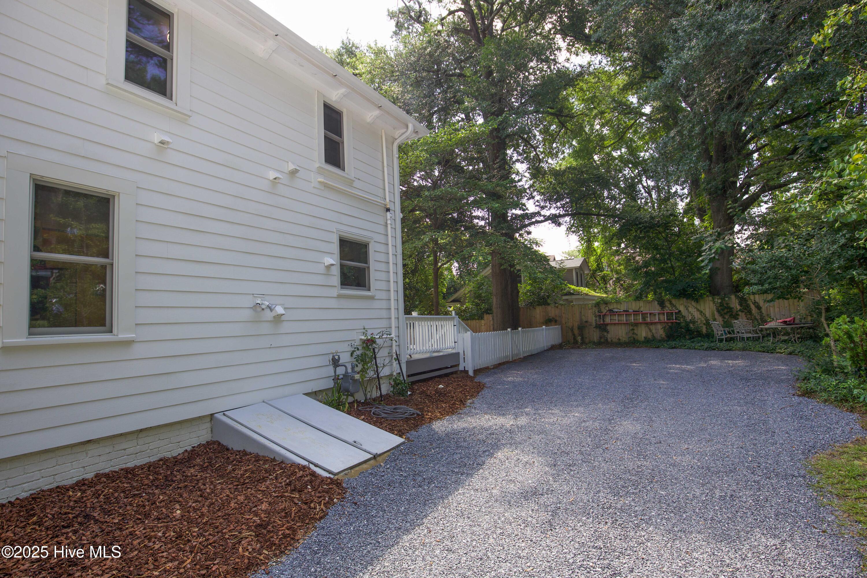 280 W Connecticut Avenue Property Photo 78