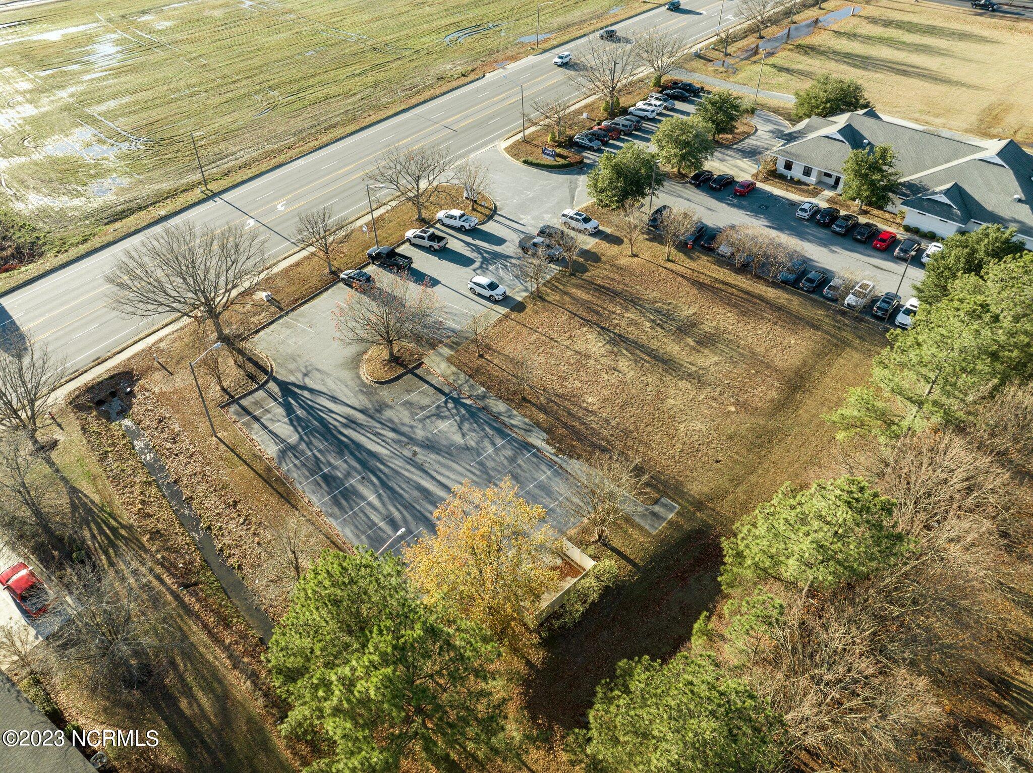 1840 W Arlington Boulevard 2c Property Photo 5
