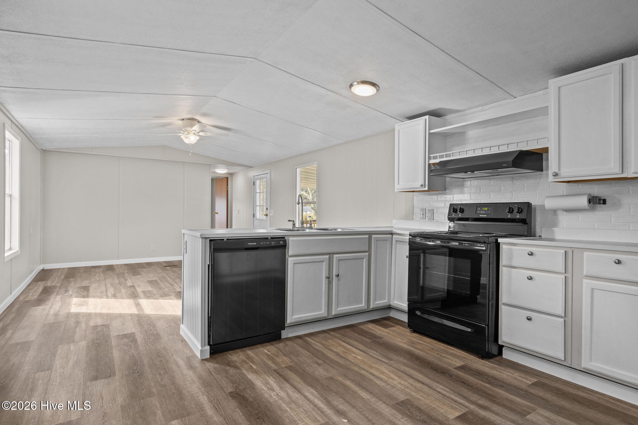 670 Straits Road Property Photo 10