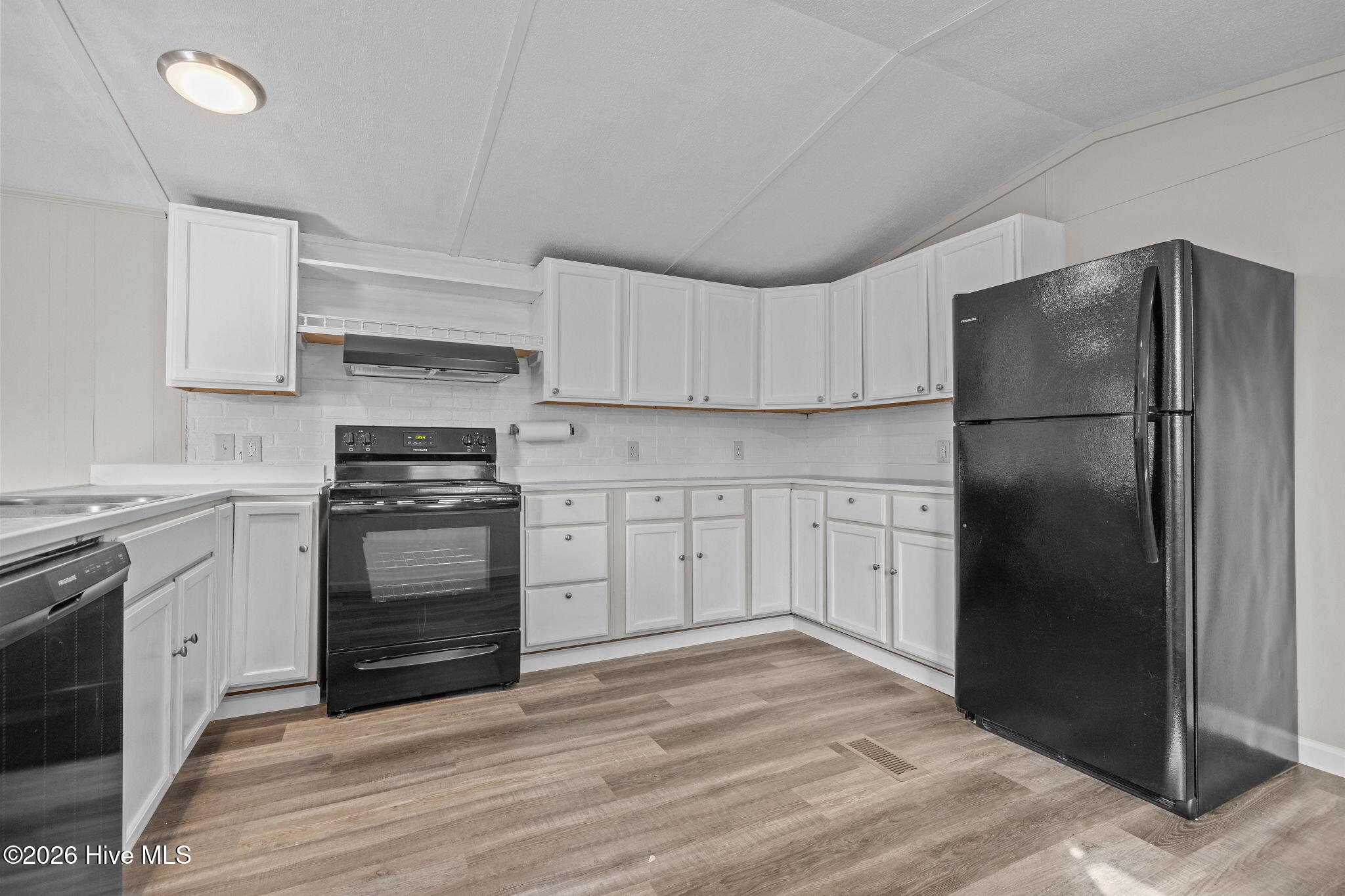 670 Straits Road Property Photo 12