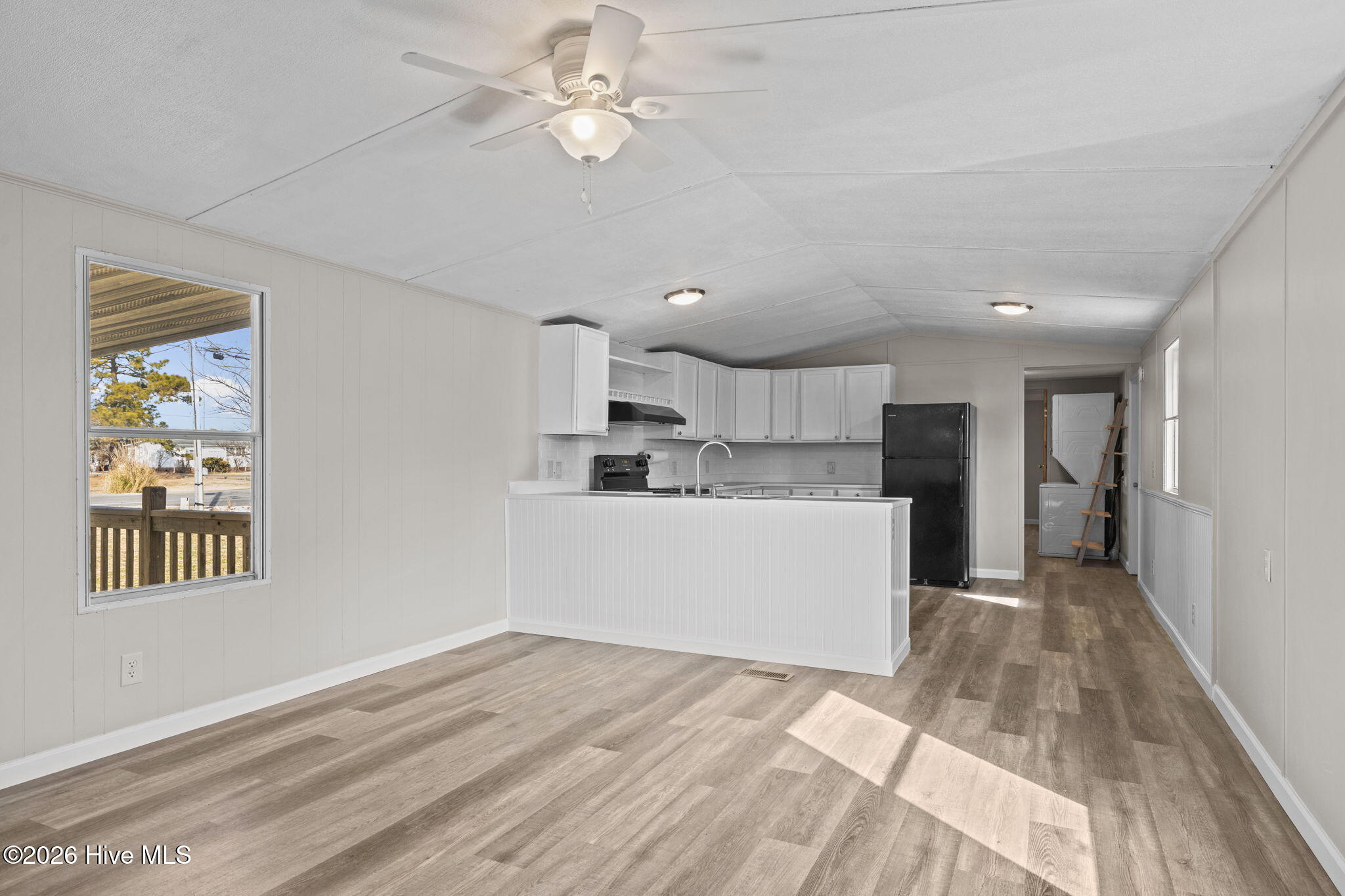 670 Straits Road Property Photo 14