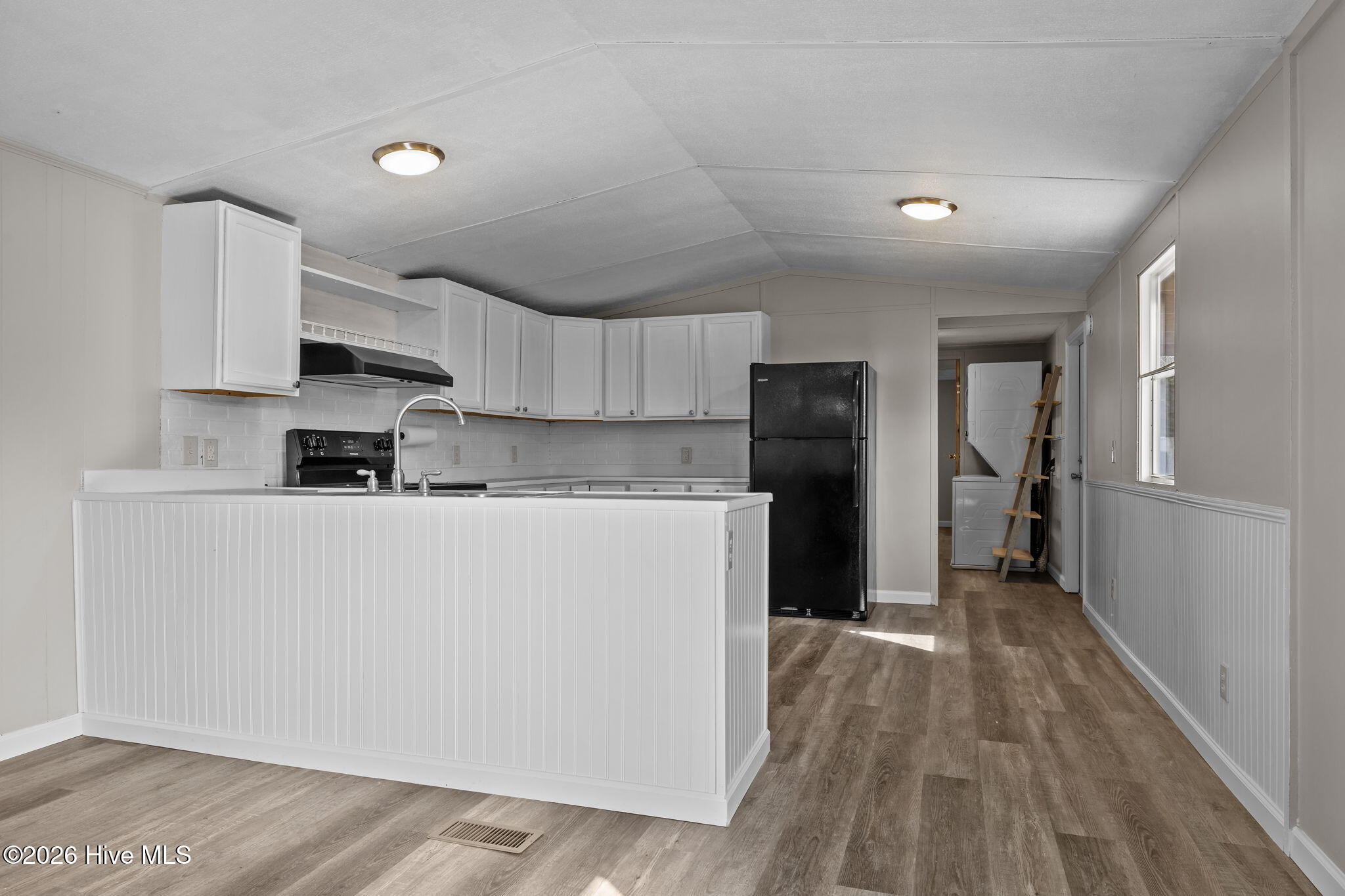 670 Straits Road Property Photo 15