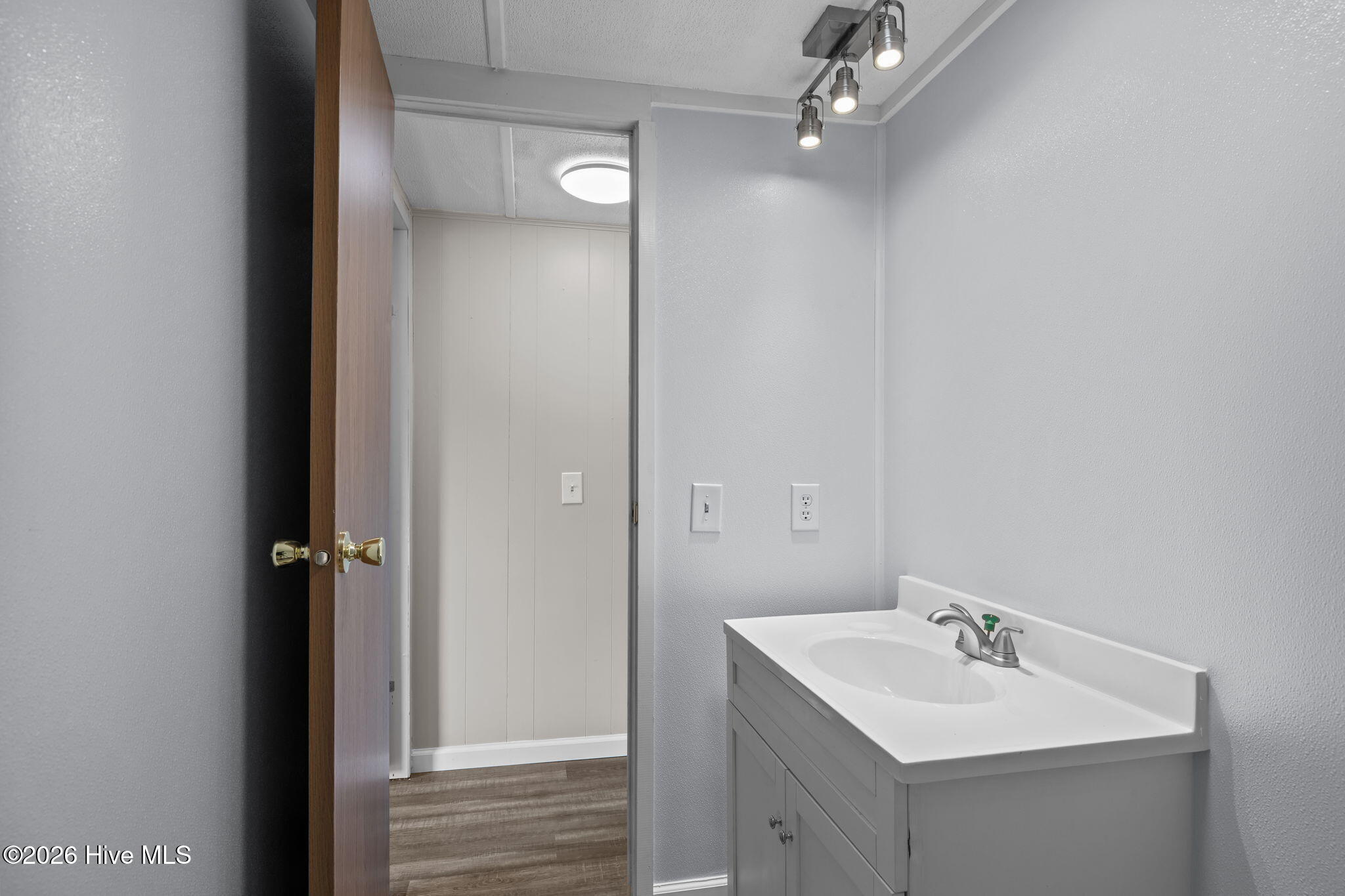 670 Straits Road Property Photo 21