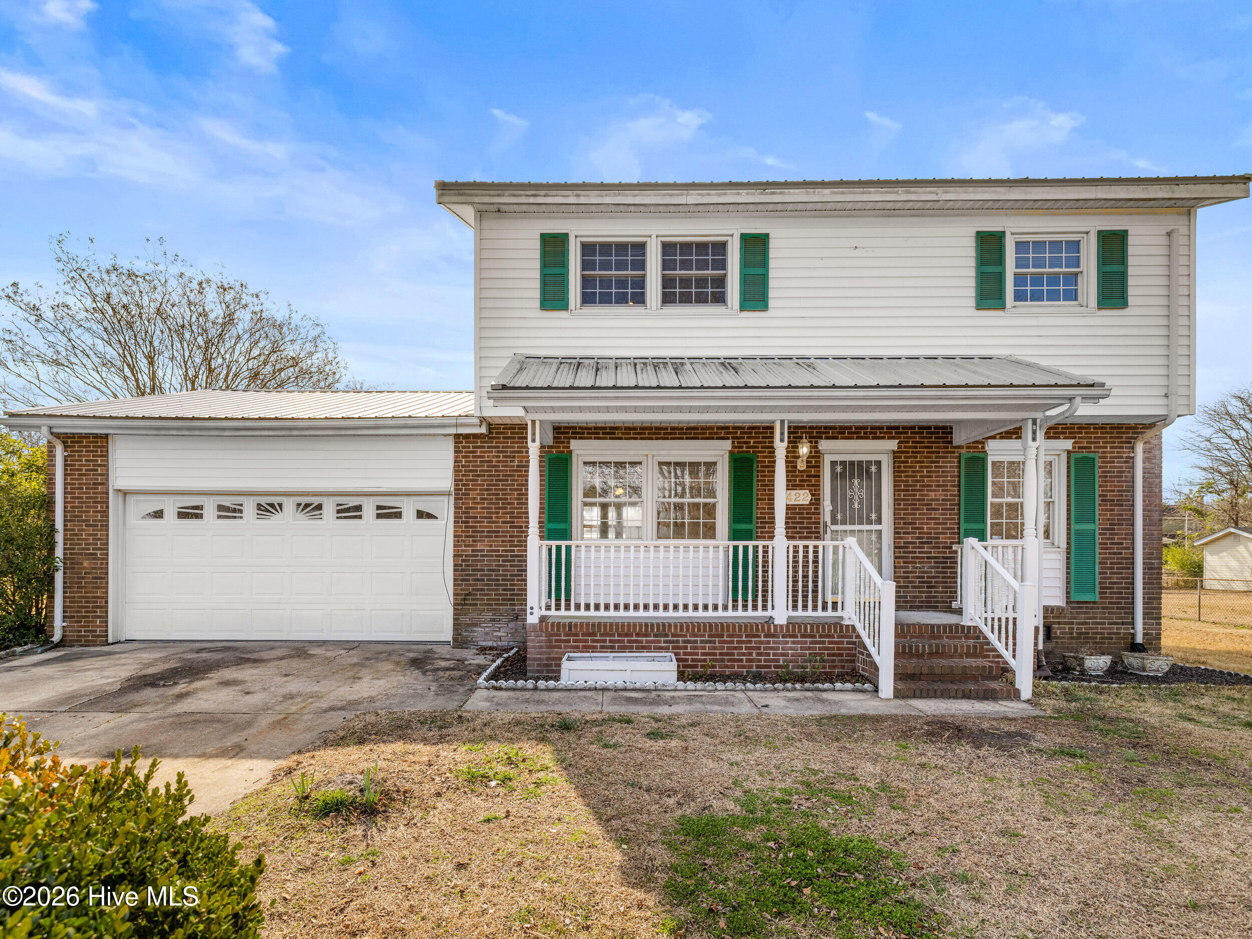 422 Thomas Drive Property Photo 1