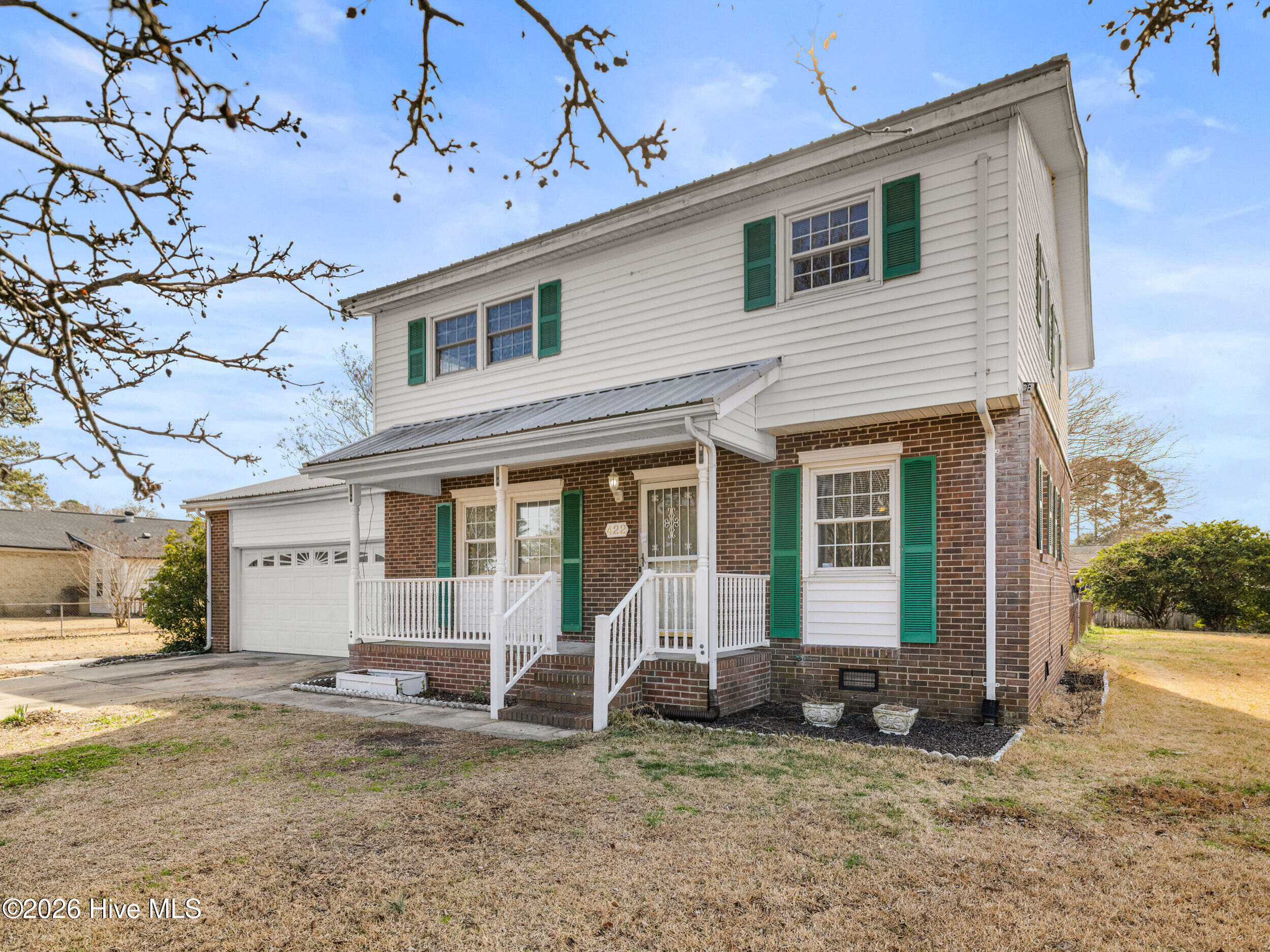 422 Thomas Drive Property Photo 4
