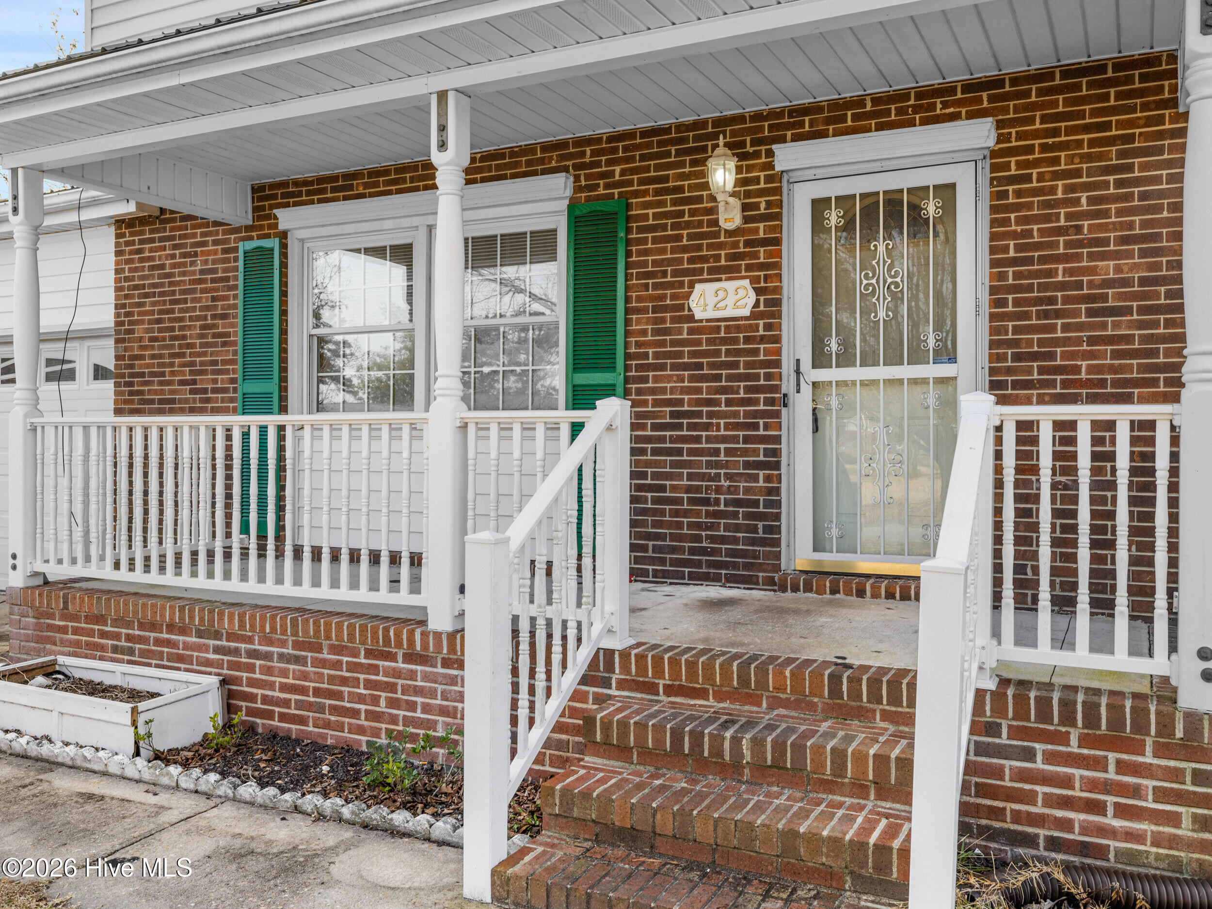 422 Thomas Drive Property Photo 5