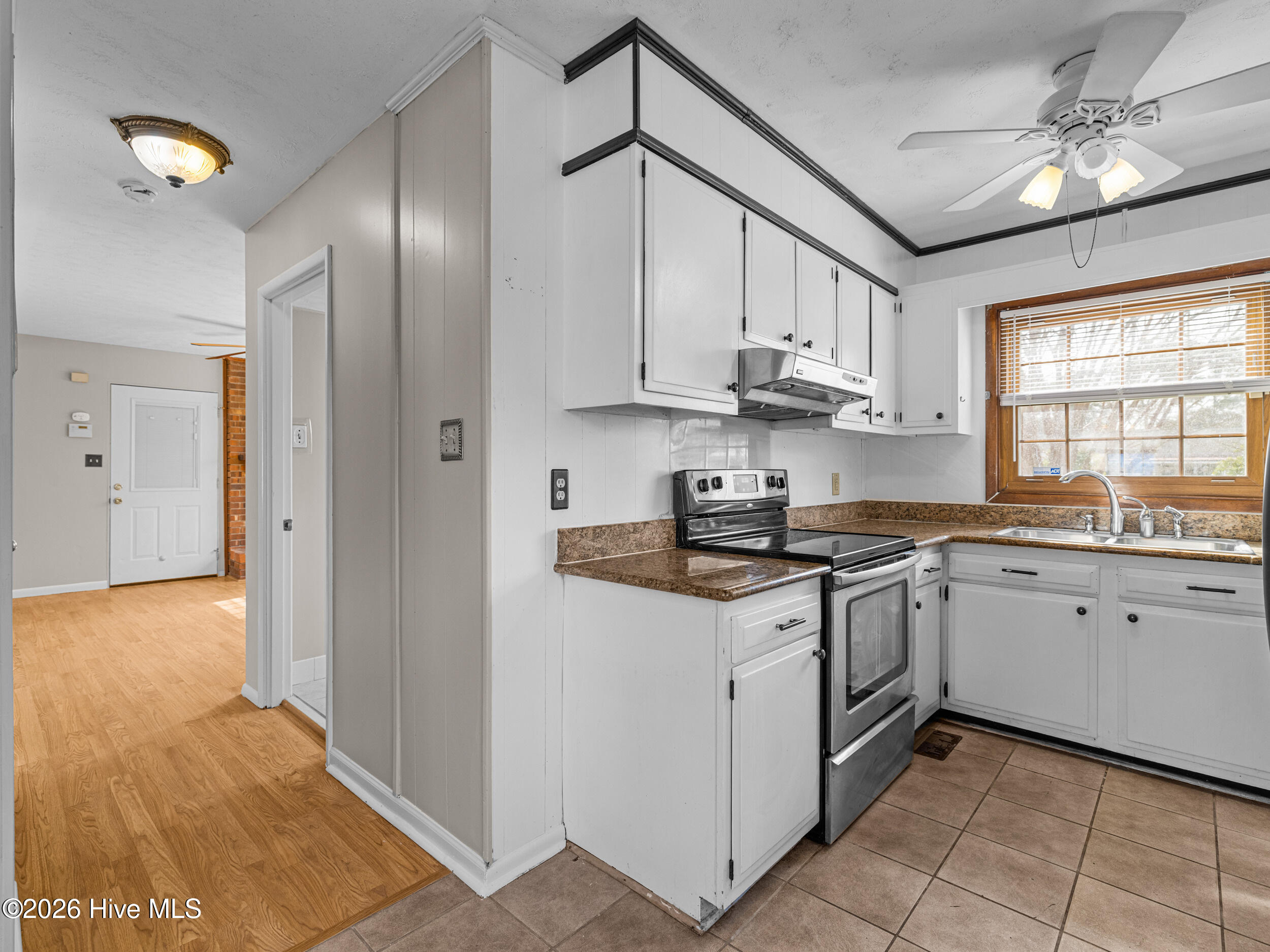 422 Thomas Drive Property Photo 22