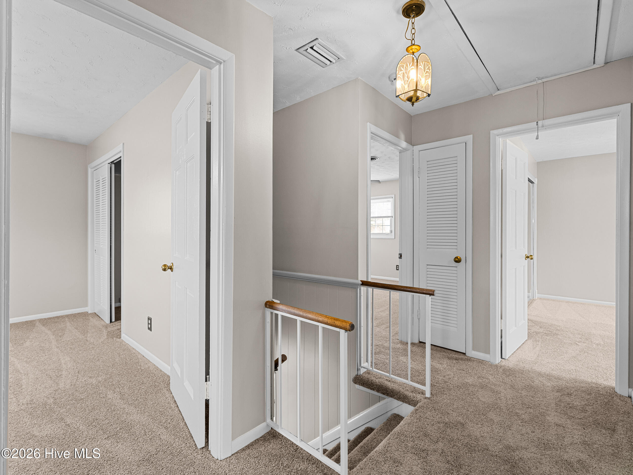 422 Thomas Drive Property Photo 28