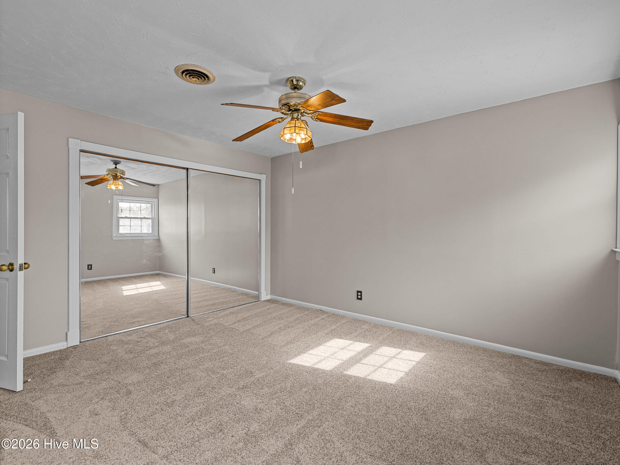 422 Thomas Drive Property Photo 31