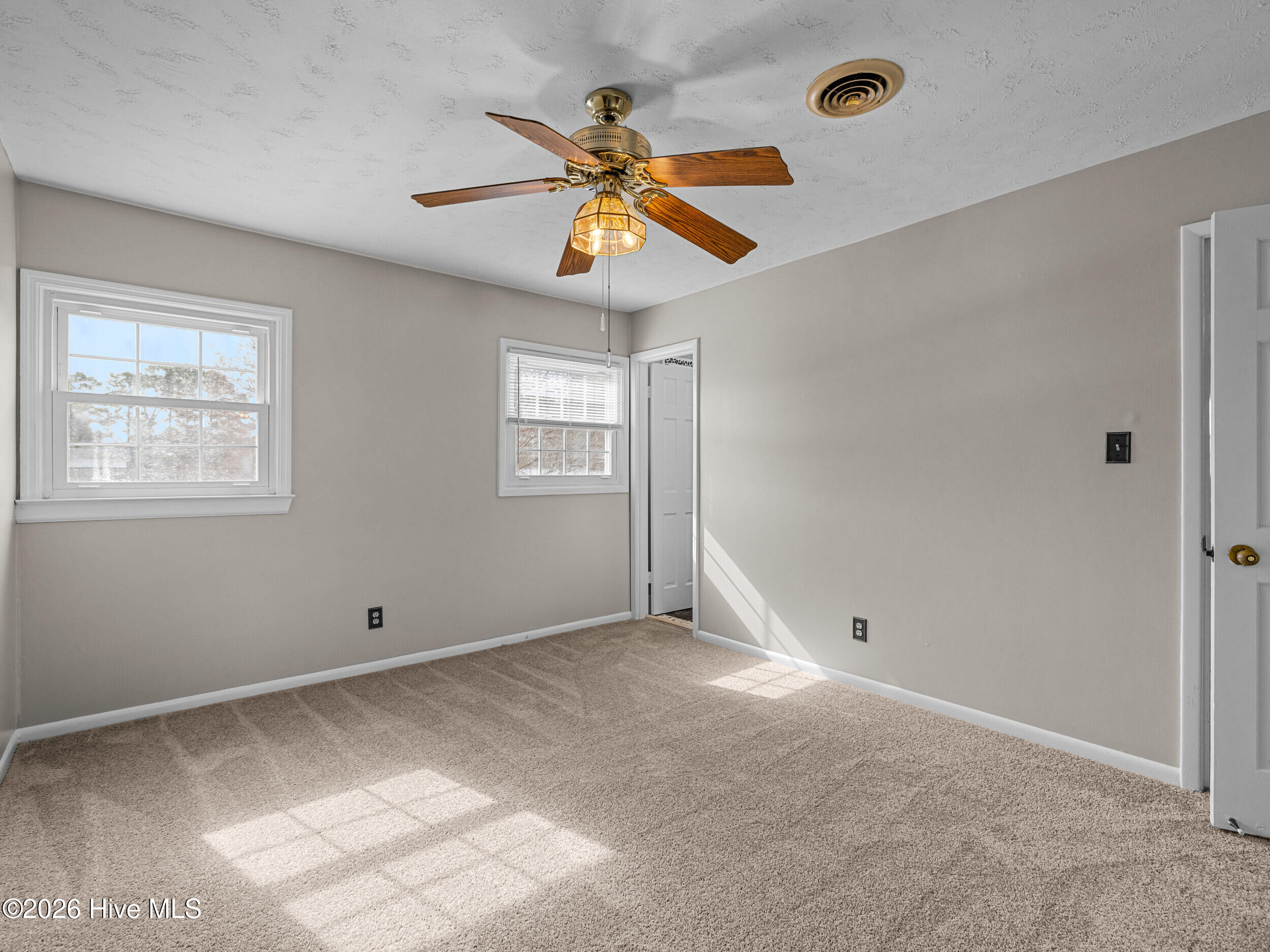 422 Thomas Drive Property Photo 32