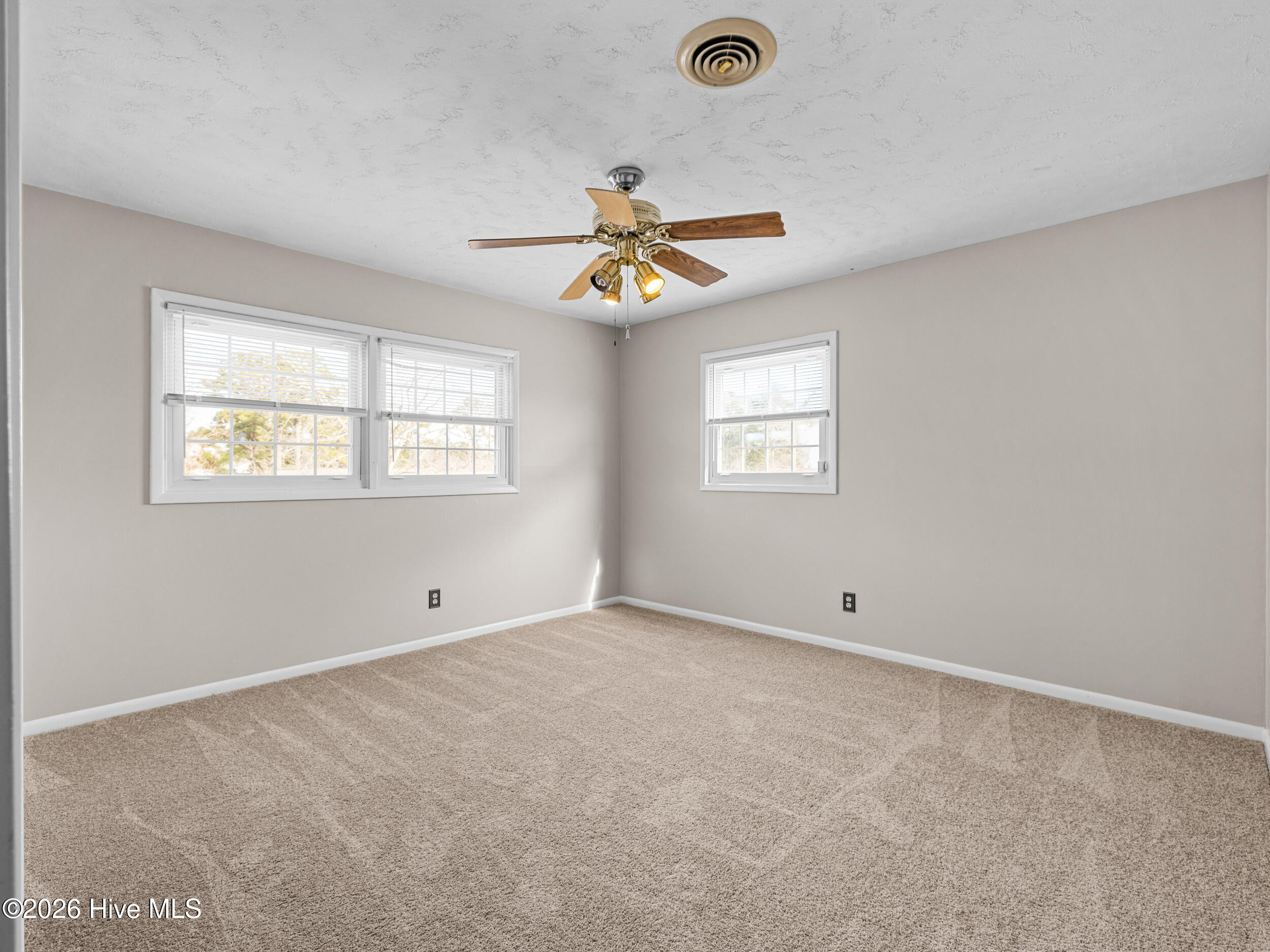 422 Thomas Drive Property Photo 34