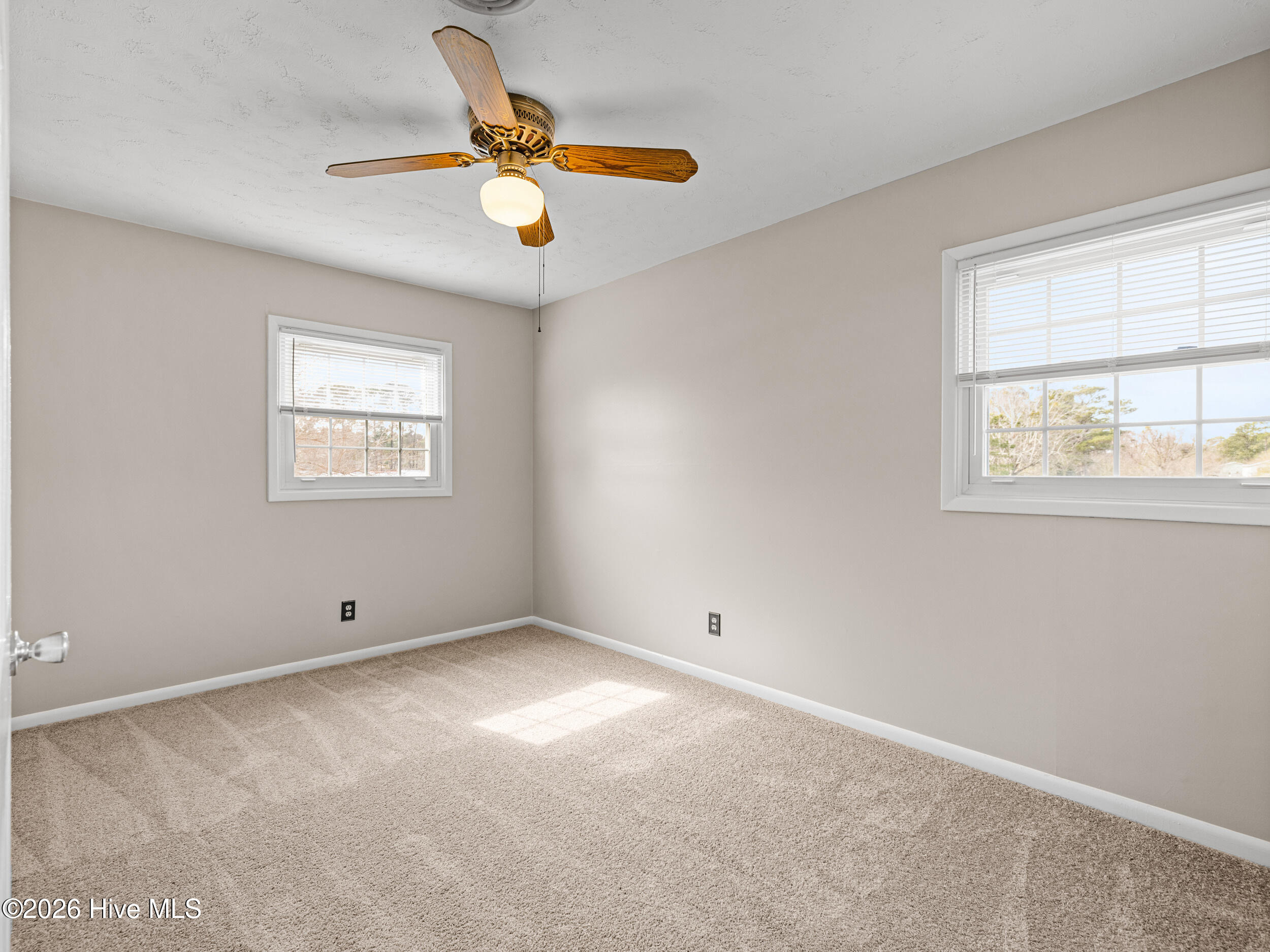 422 Thomas Drive Property Photo 38