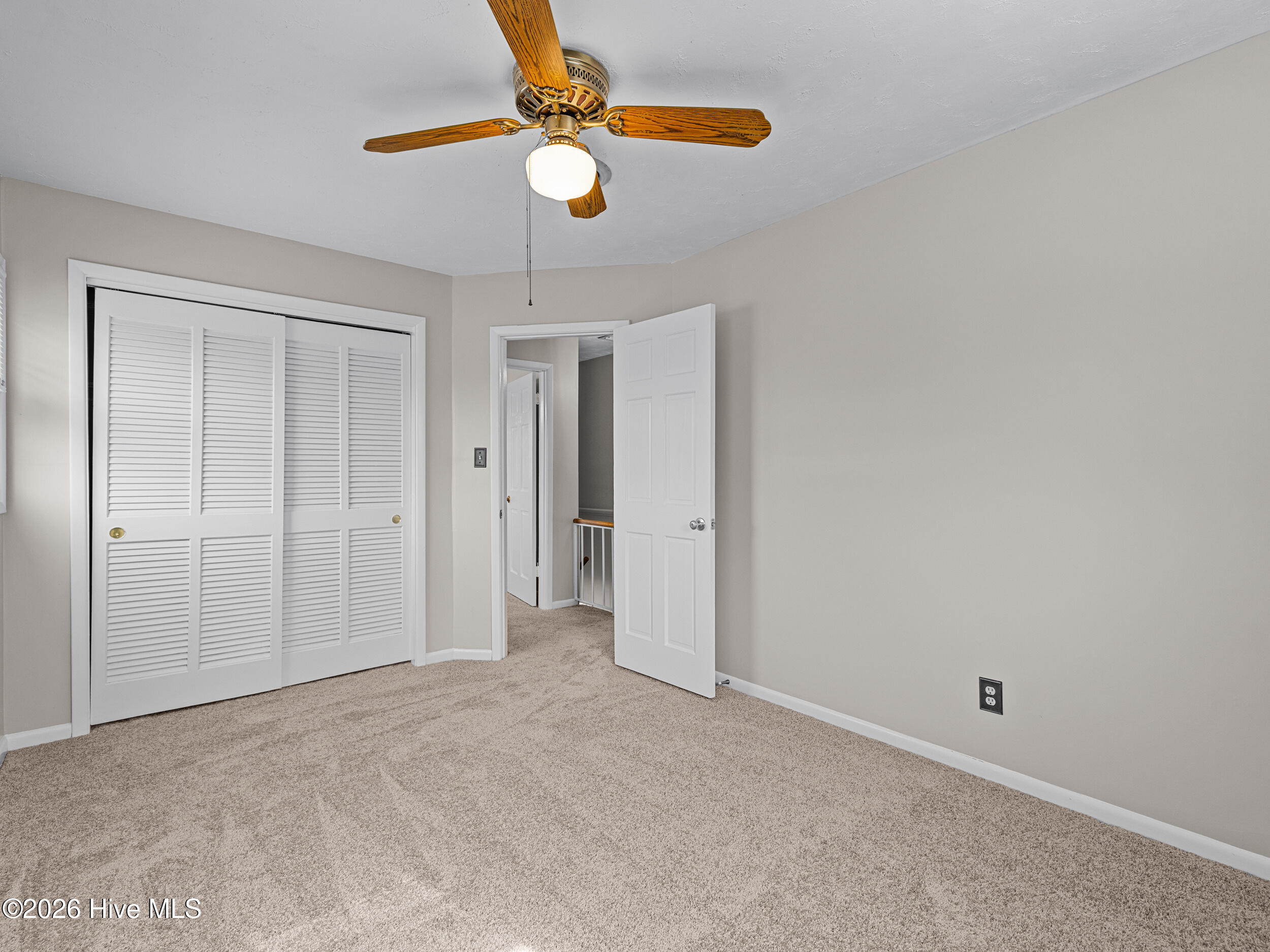 422 Thomas Drive Property Photo 39