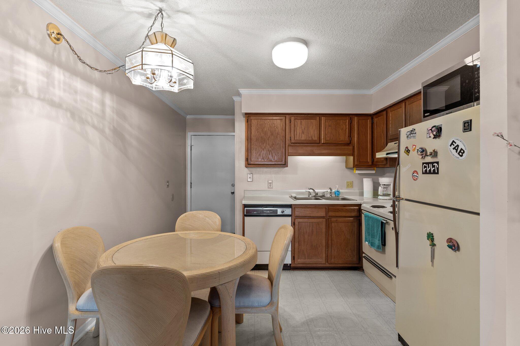 1404 Canal Drive 14 Property Photo 5