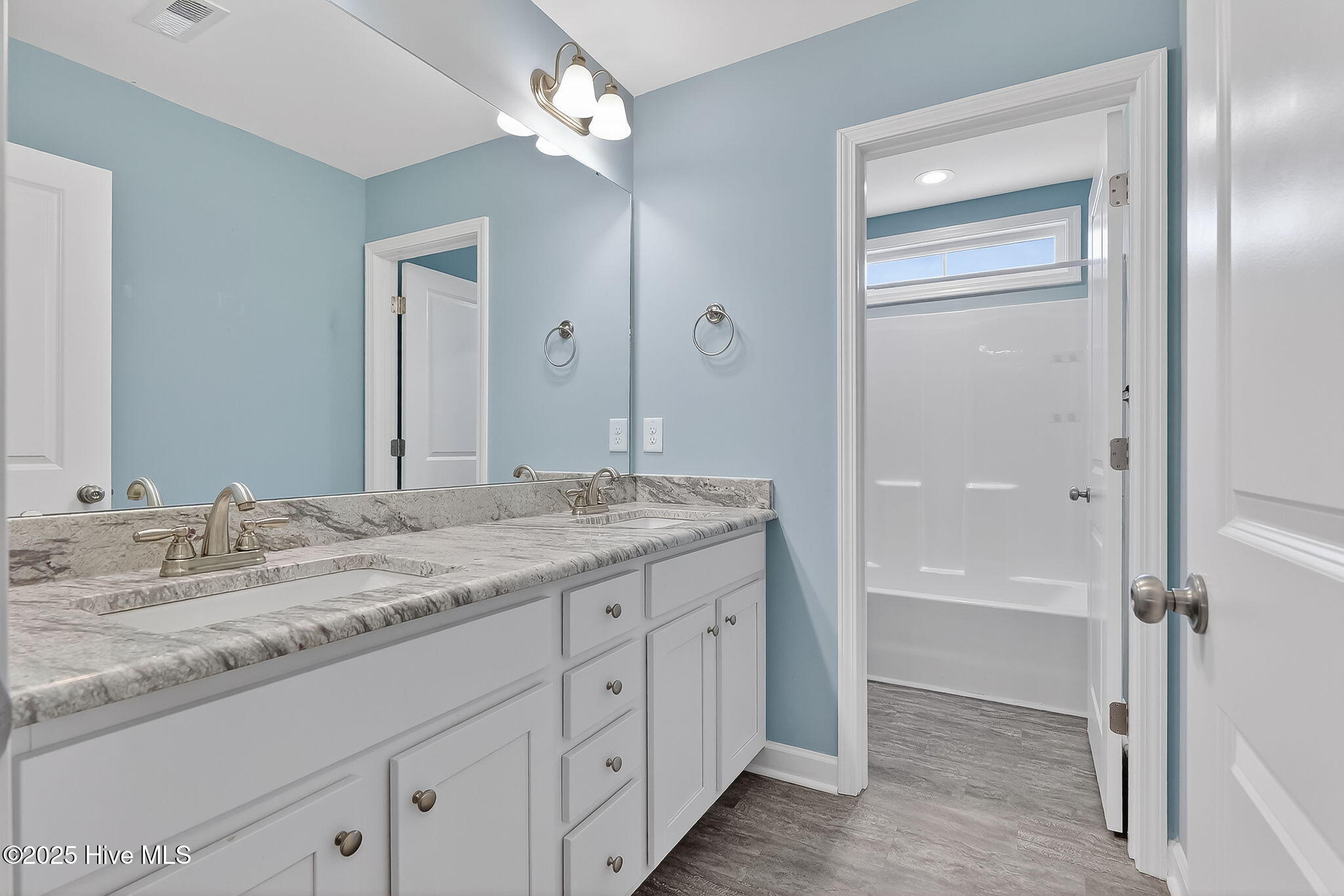 414 Fallingbrook Drive Property Photo 32