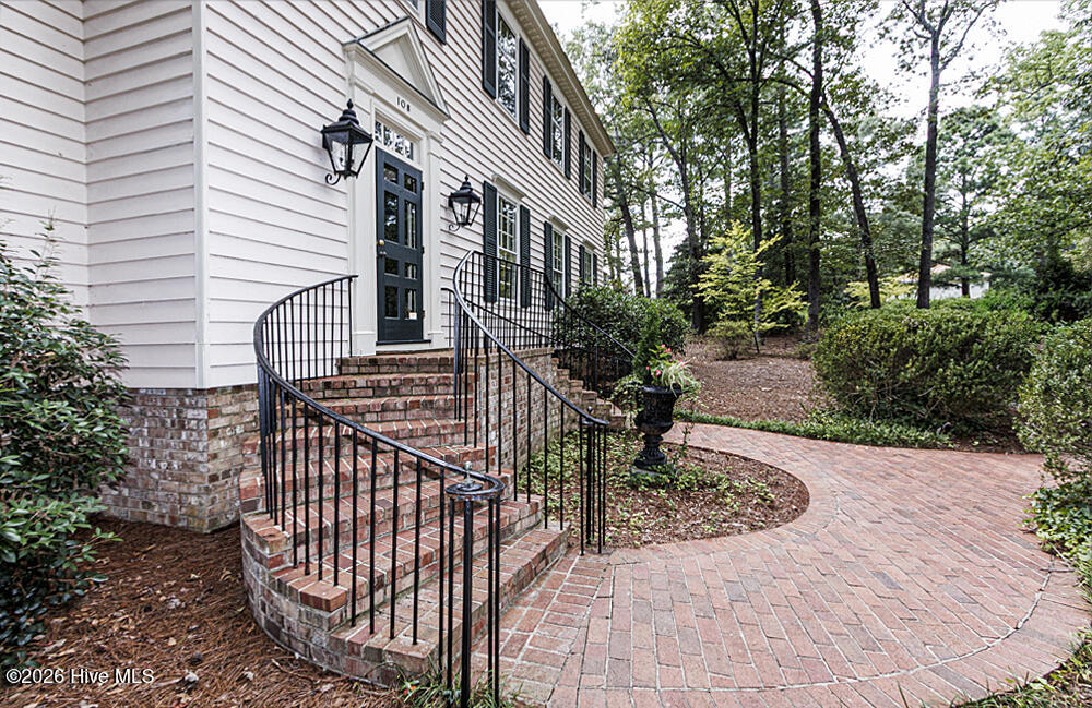 108 Candle Court Property Photo 4