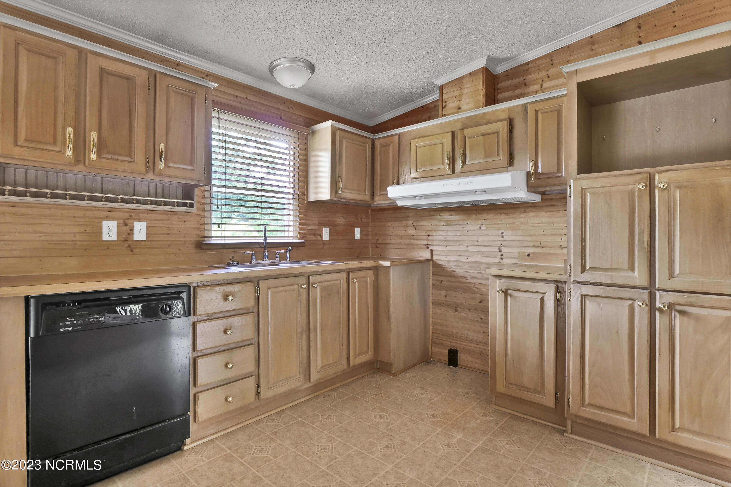 6 6 Property Photo 15