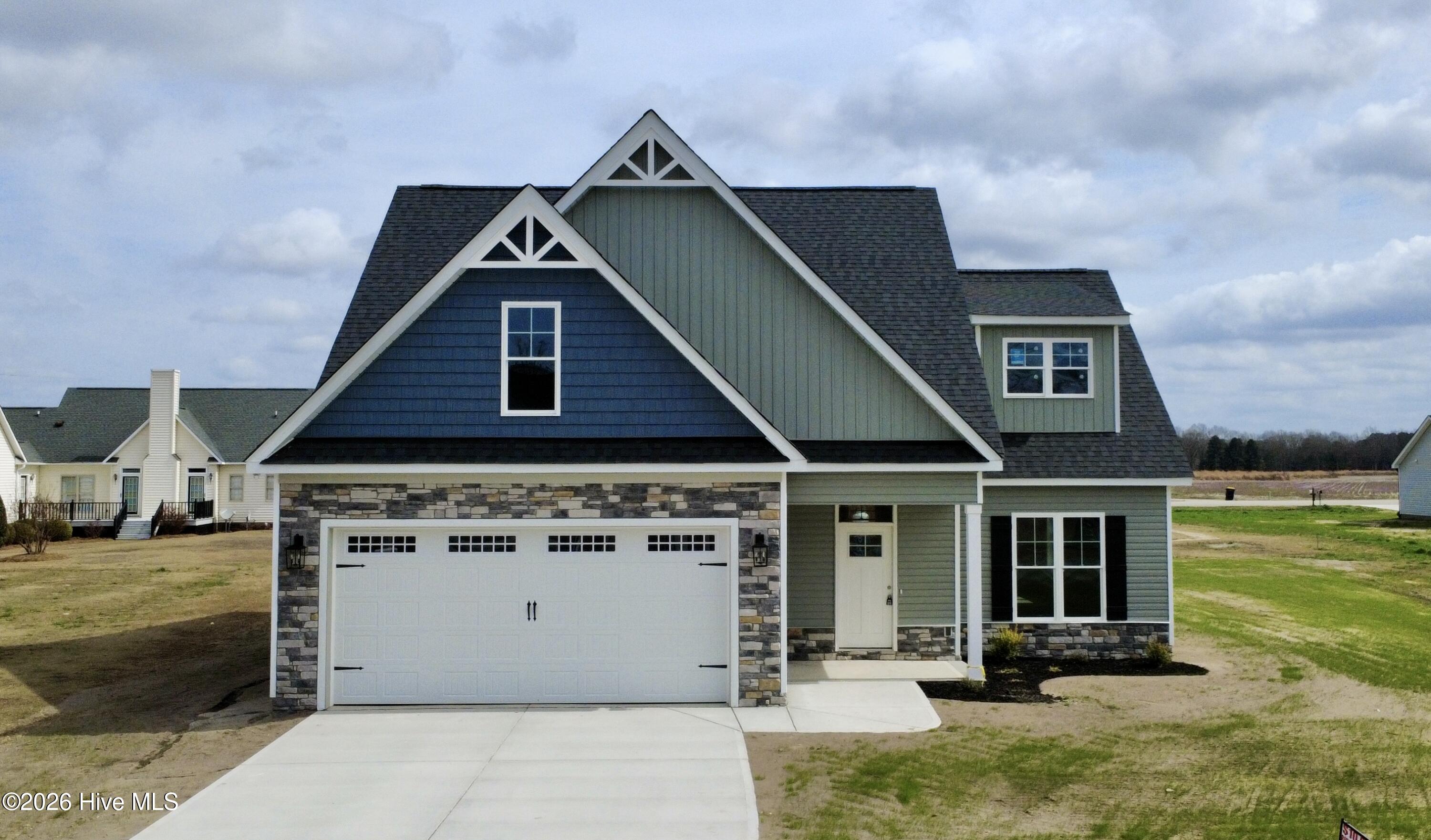 3763 Huntcliff Drive Property Photo 3