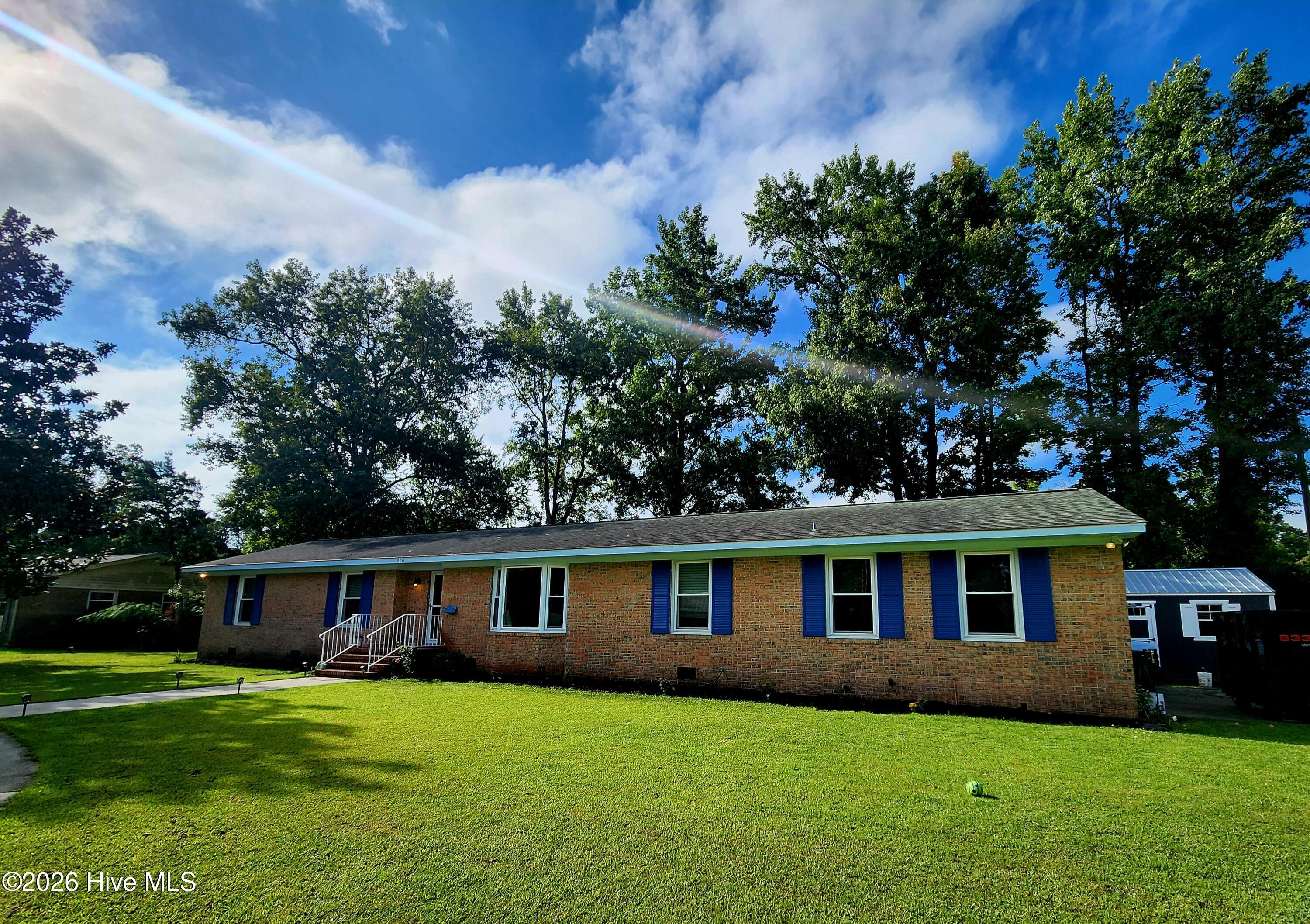 200 Stratford Road Property Photo 1