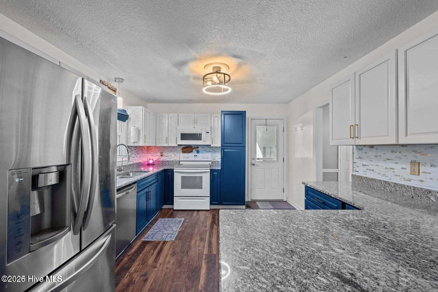 200 Stratford Road Property Photo 4