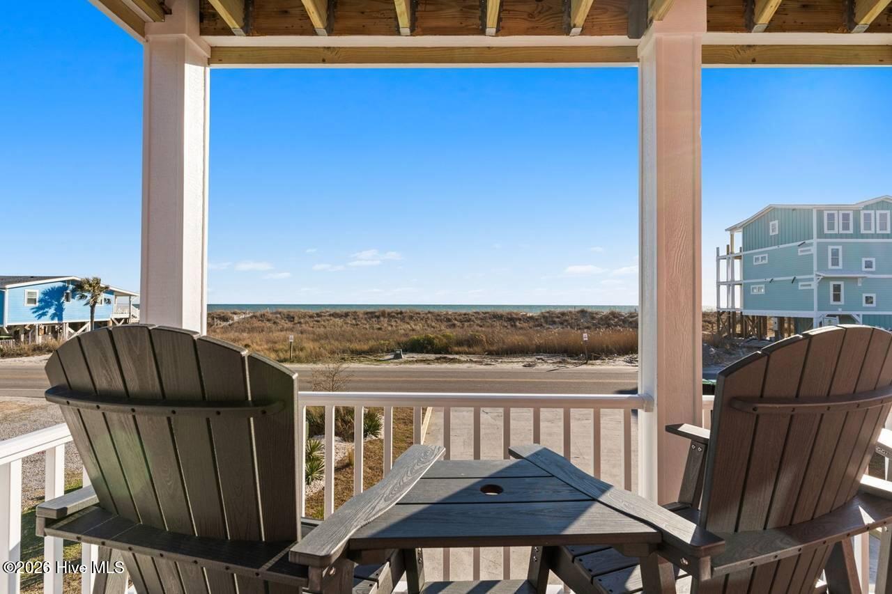 5518 E Beach Drive Property Photo 3