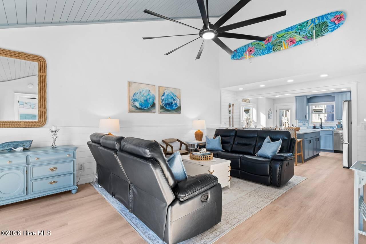 5518 E Beach Drive Property Photo 17