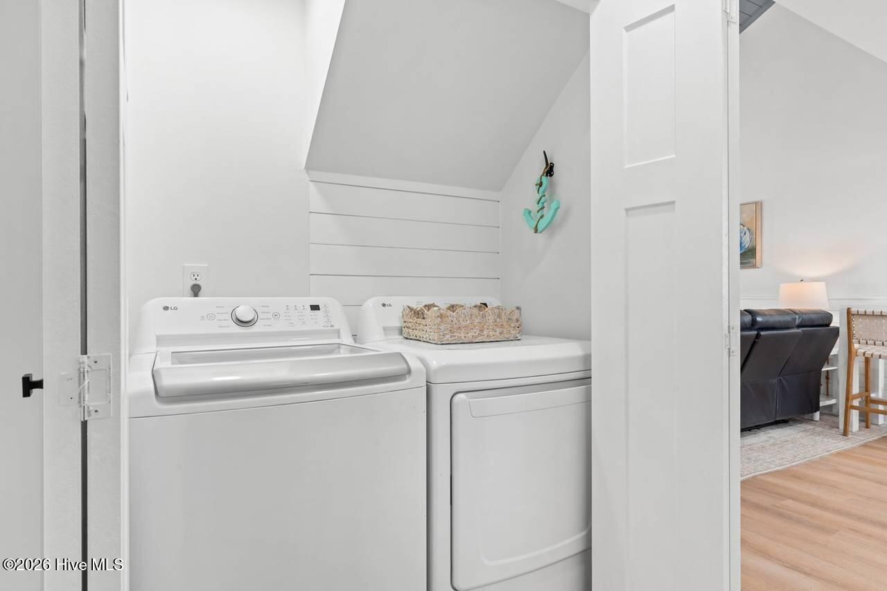 5518 E Beach Drive Property Photo 36