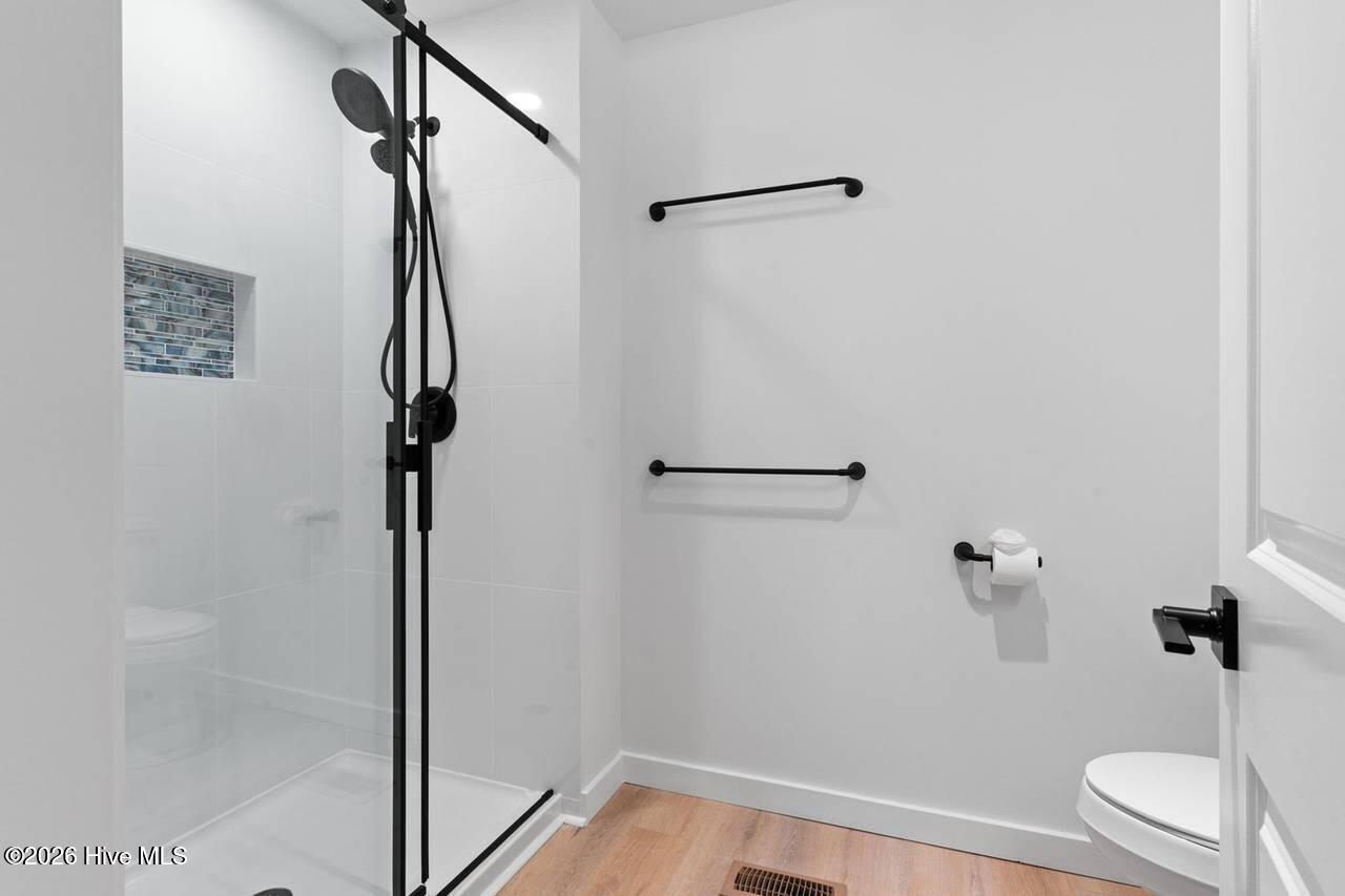 5518 E Beach Drive Property Photo 37