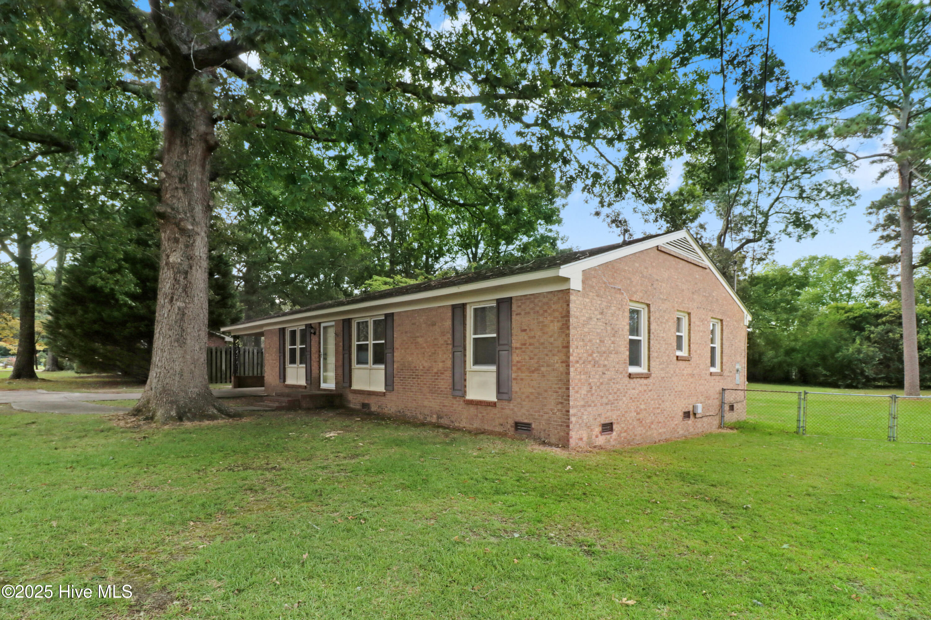 1108 Elanor Avenue Property Photo 3