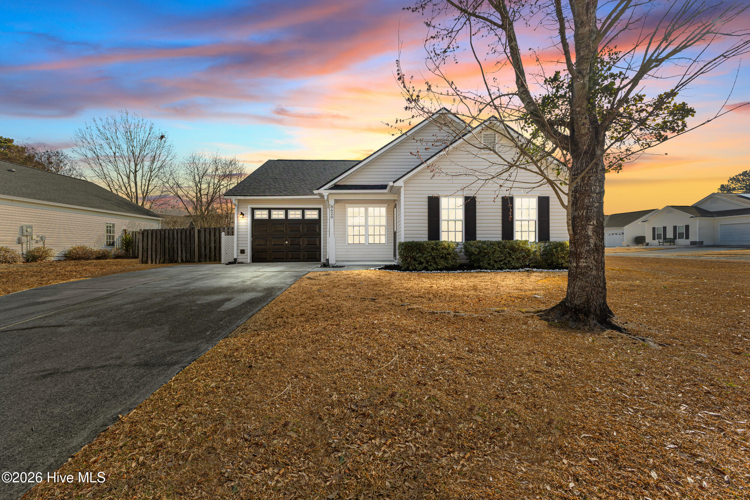 8620 Orchard Loop Road NE Property Photo 1