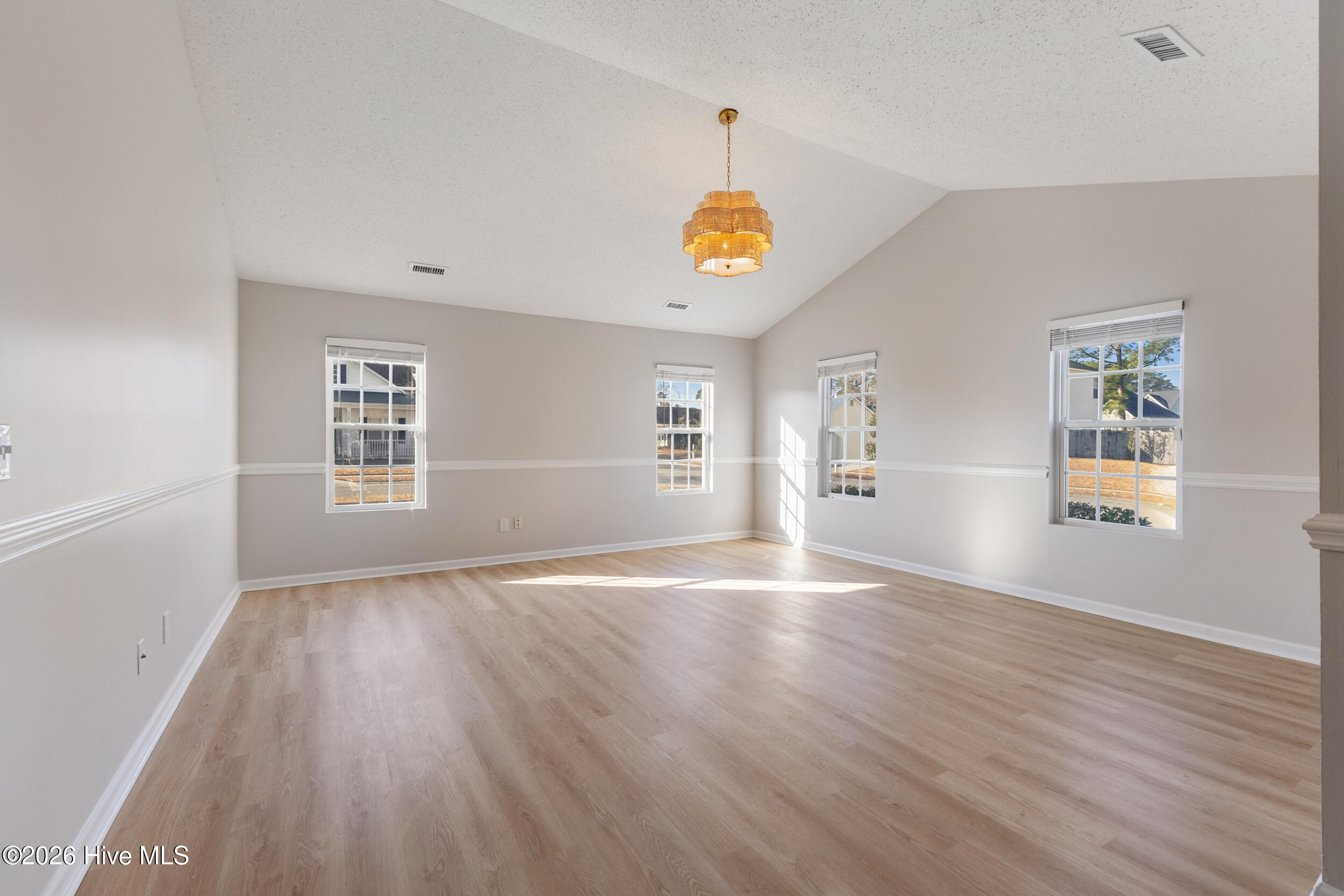 8620 Orchard Loop Road Ne Property Photo 9