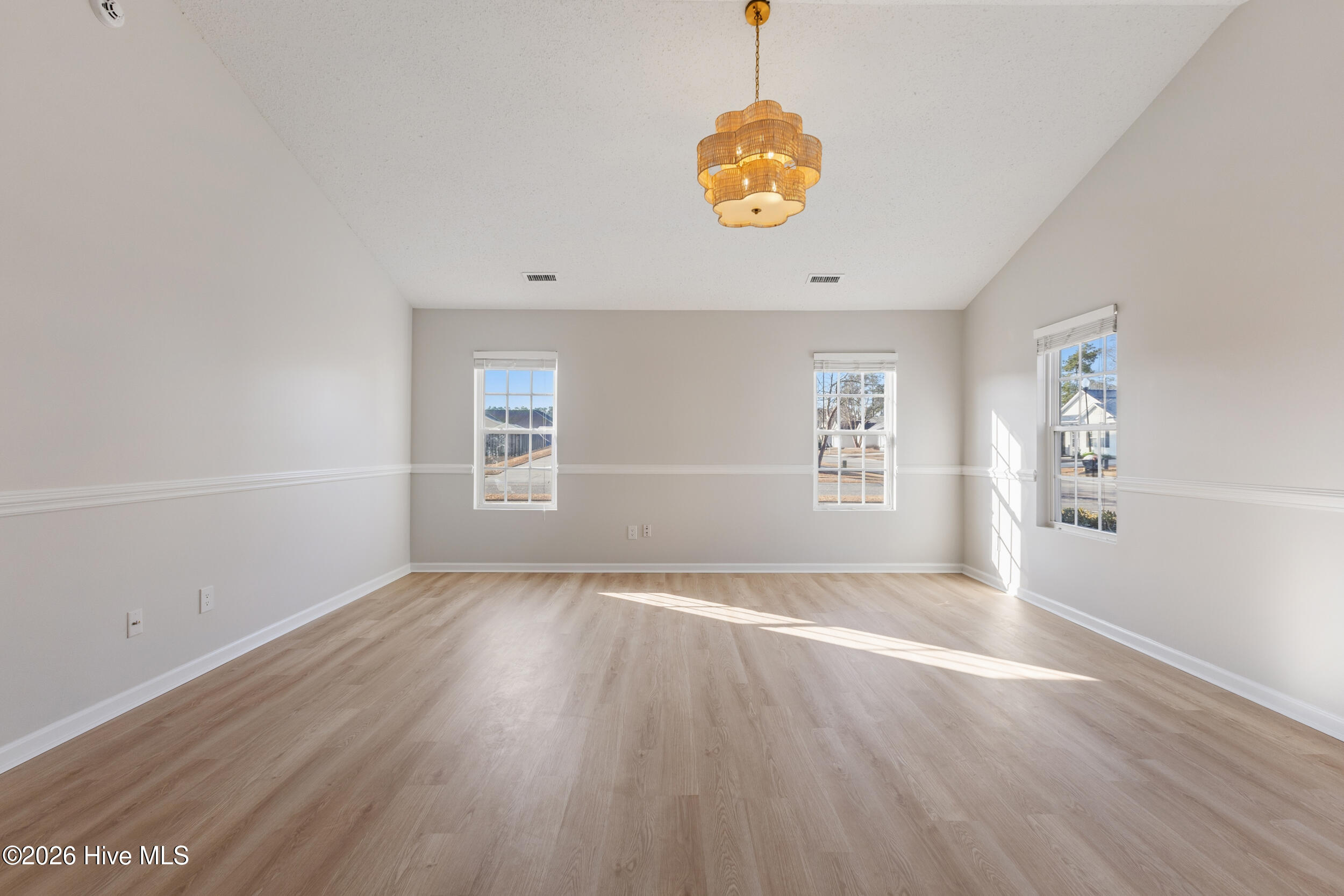 8620 Orchard Loop Road Ne Property Photo 10