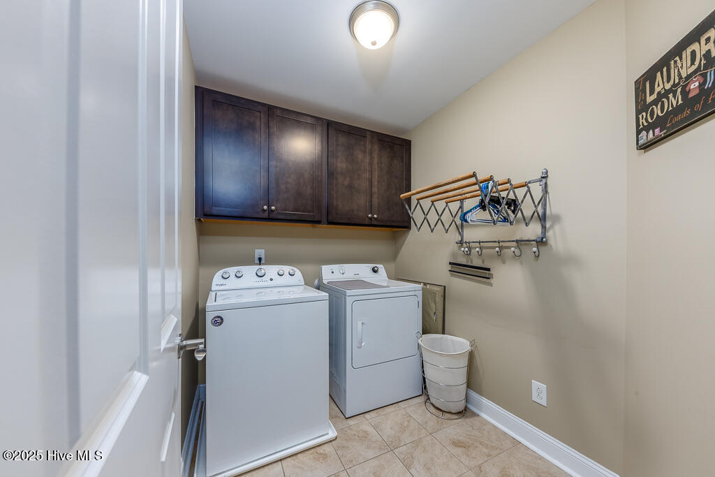 811 Sea Chaser Court Property Photo 14