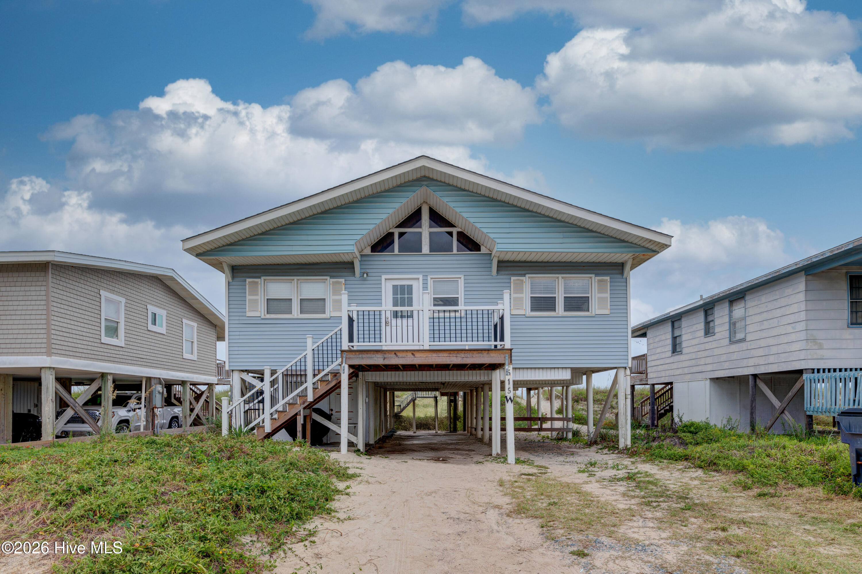 515 W Beach Drive Property Photo 1