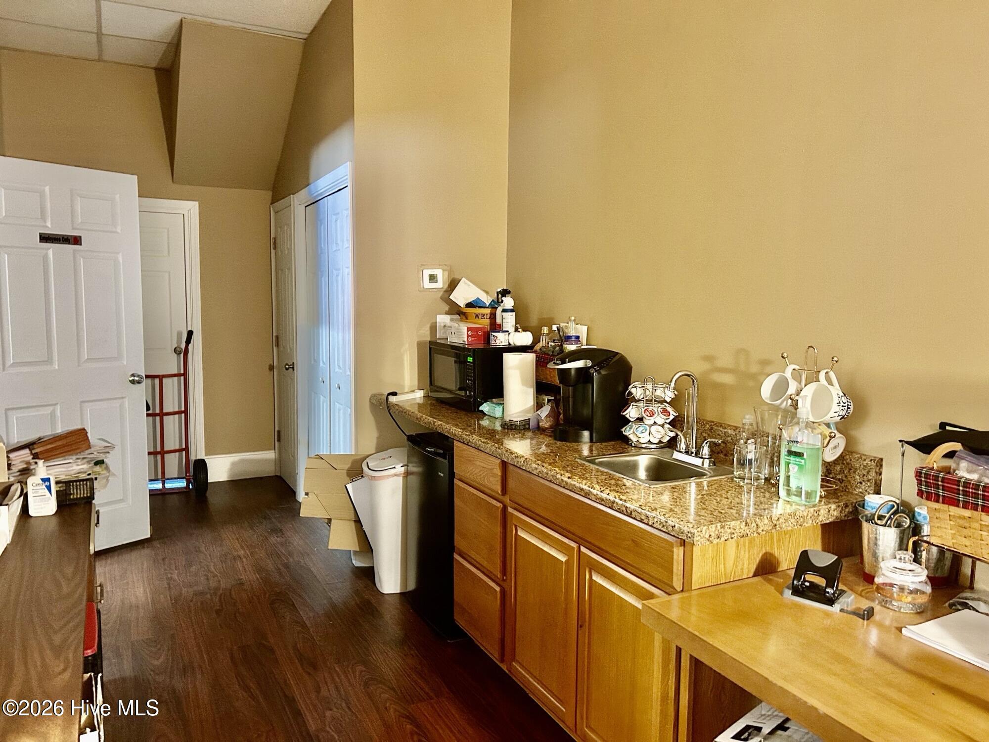 204 E Railroad Street Property Photo 16