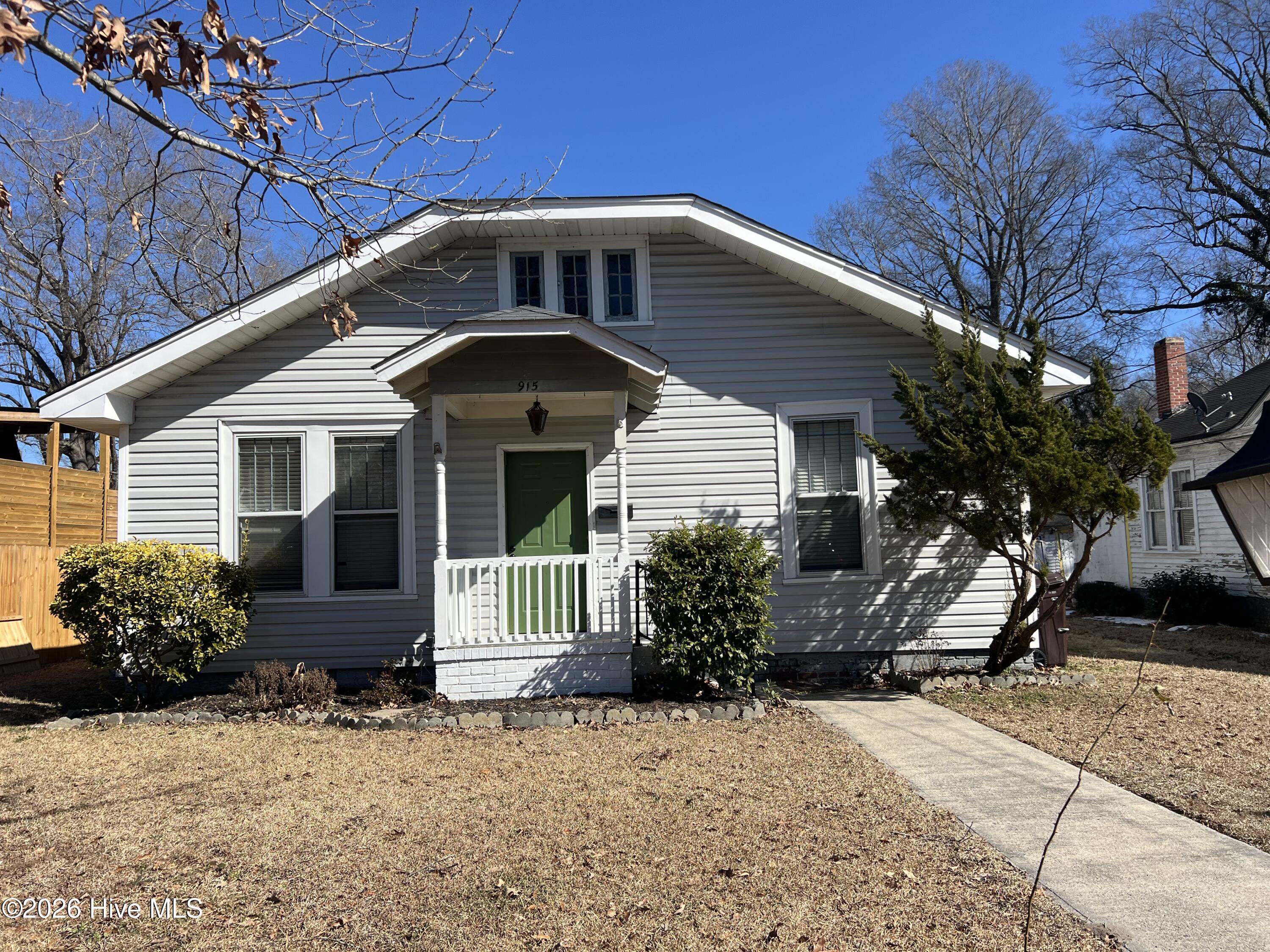 915 Saint David Street Property Photo 3