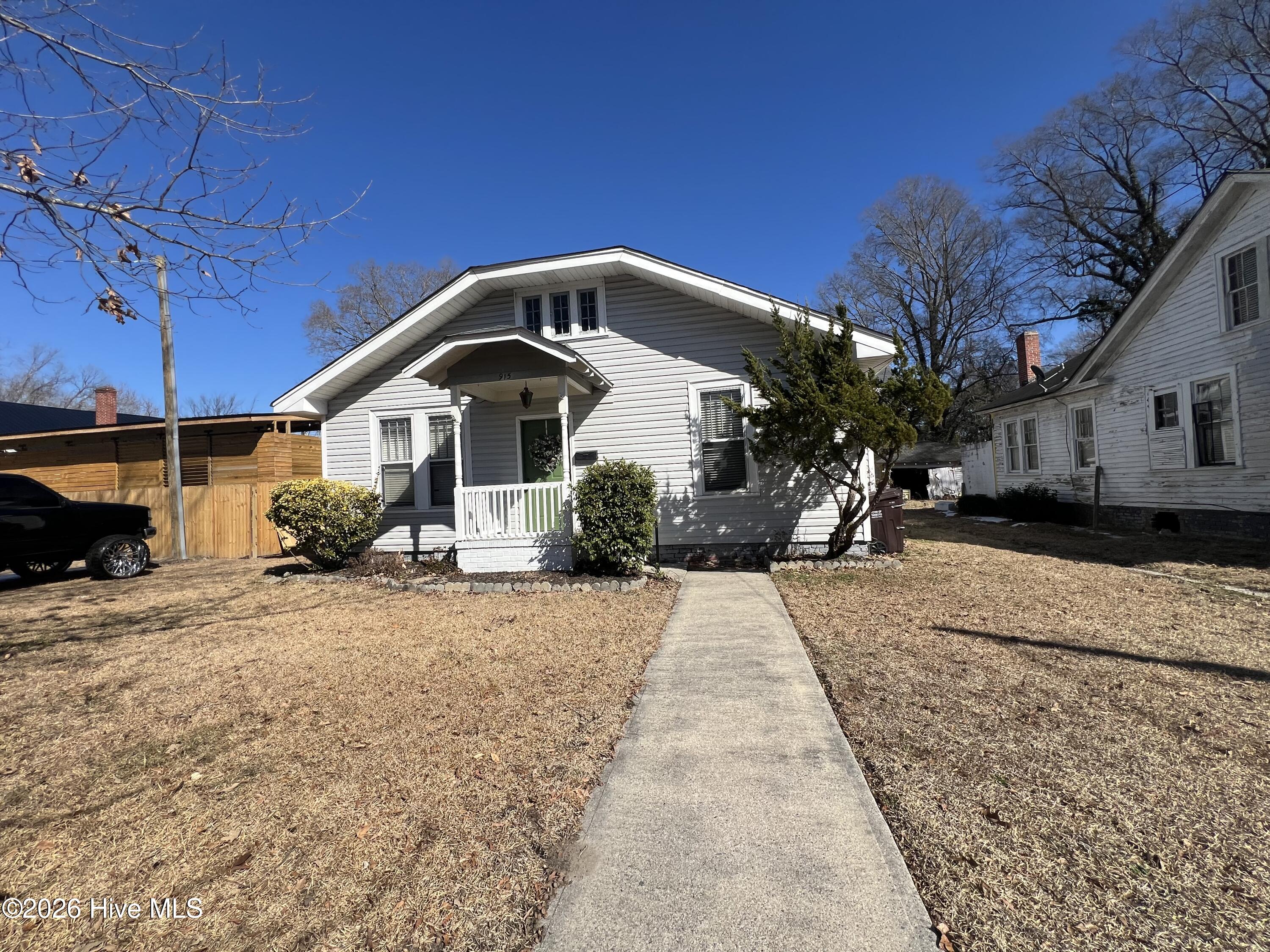 915 Saint David Street Property Photo 4