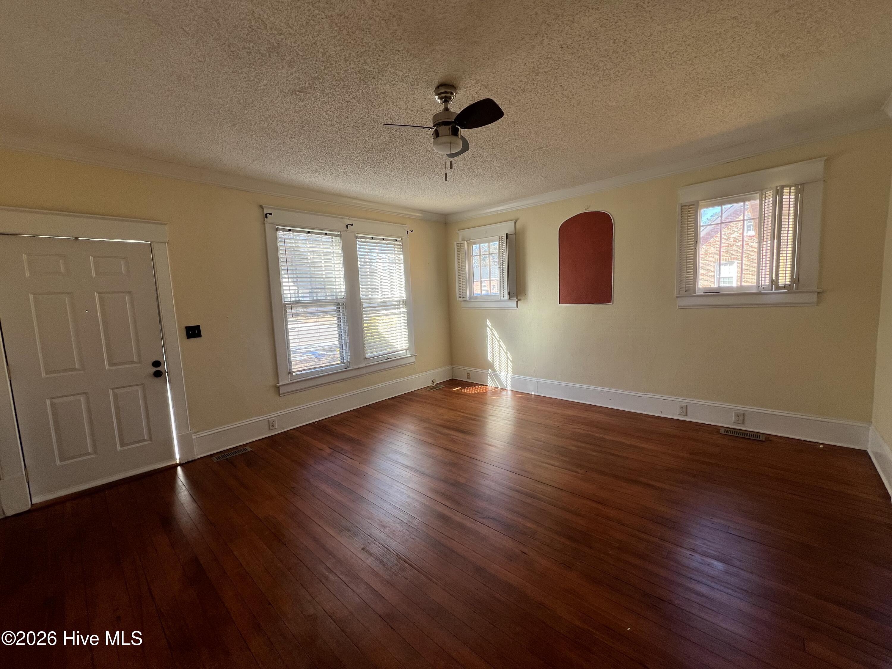 915 Saint David Street Property Photo 6