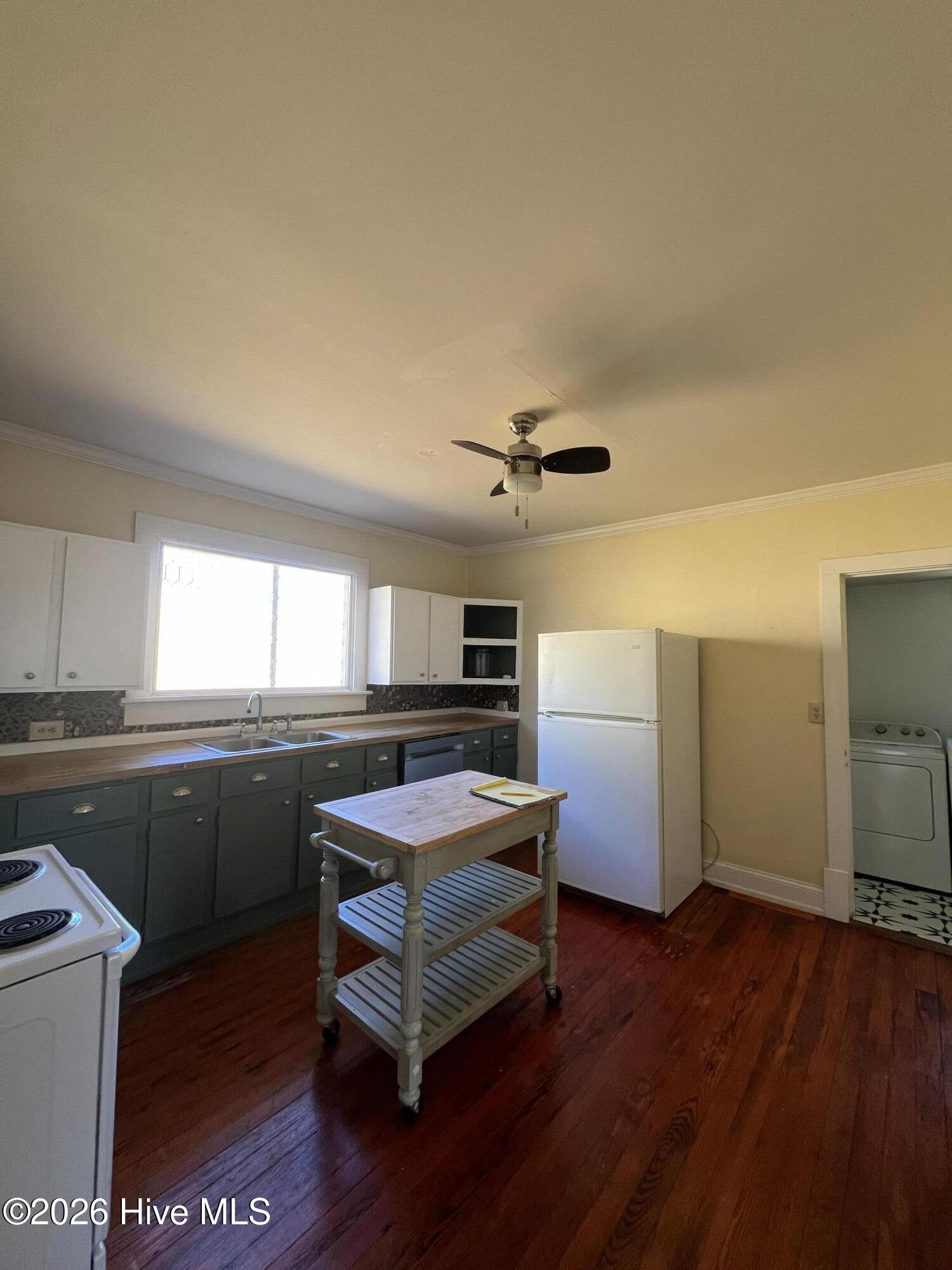915 Saint David Street Property Photo 10