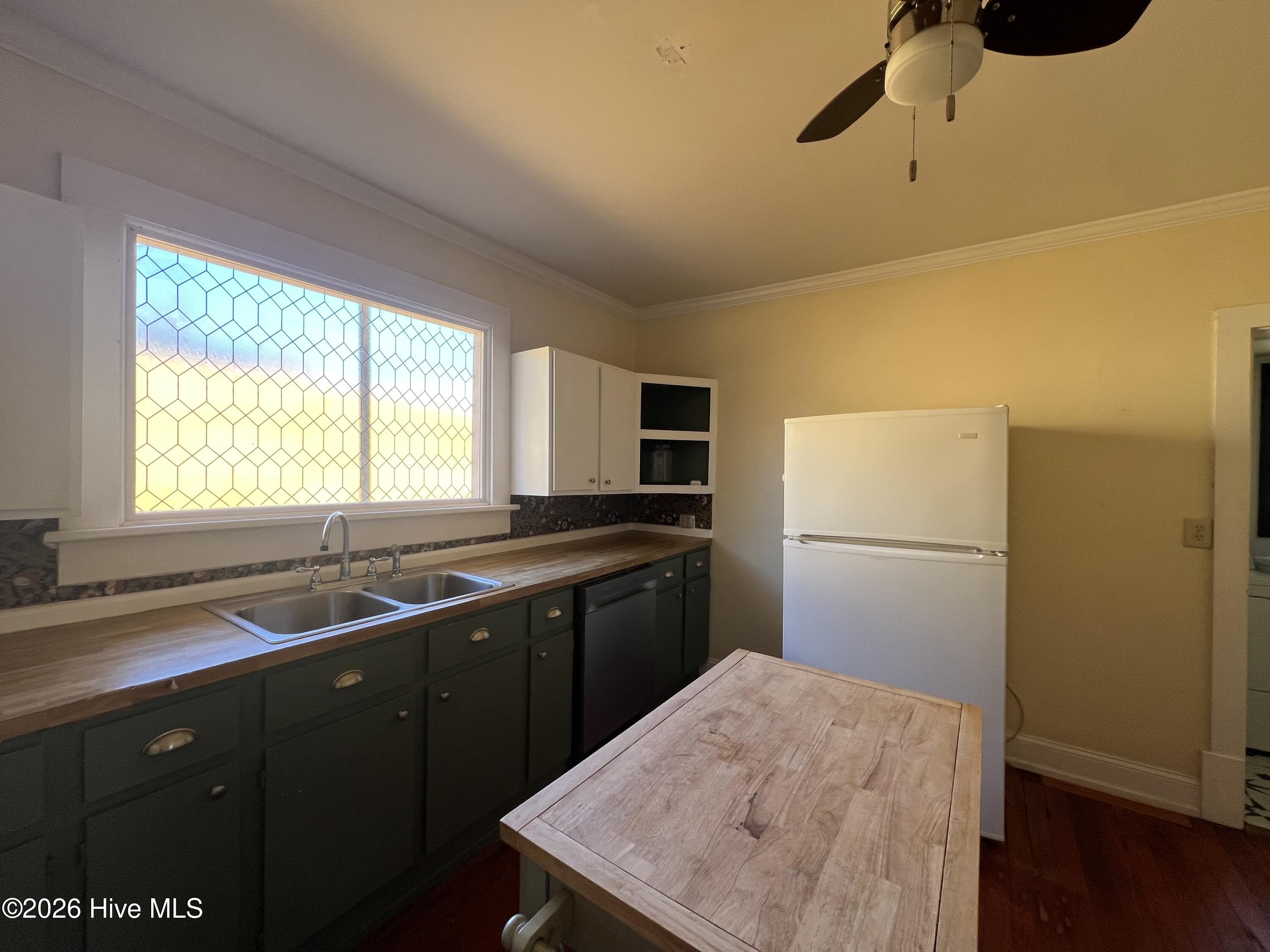 915 Saint David Street Property Photo 15
