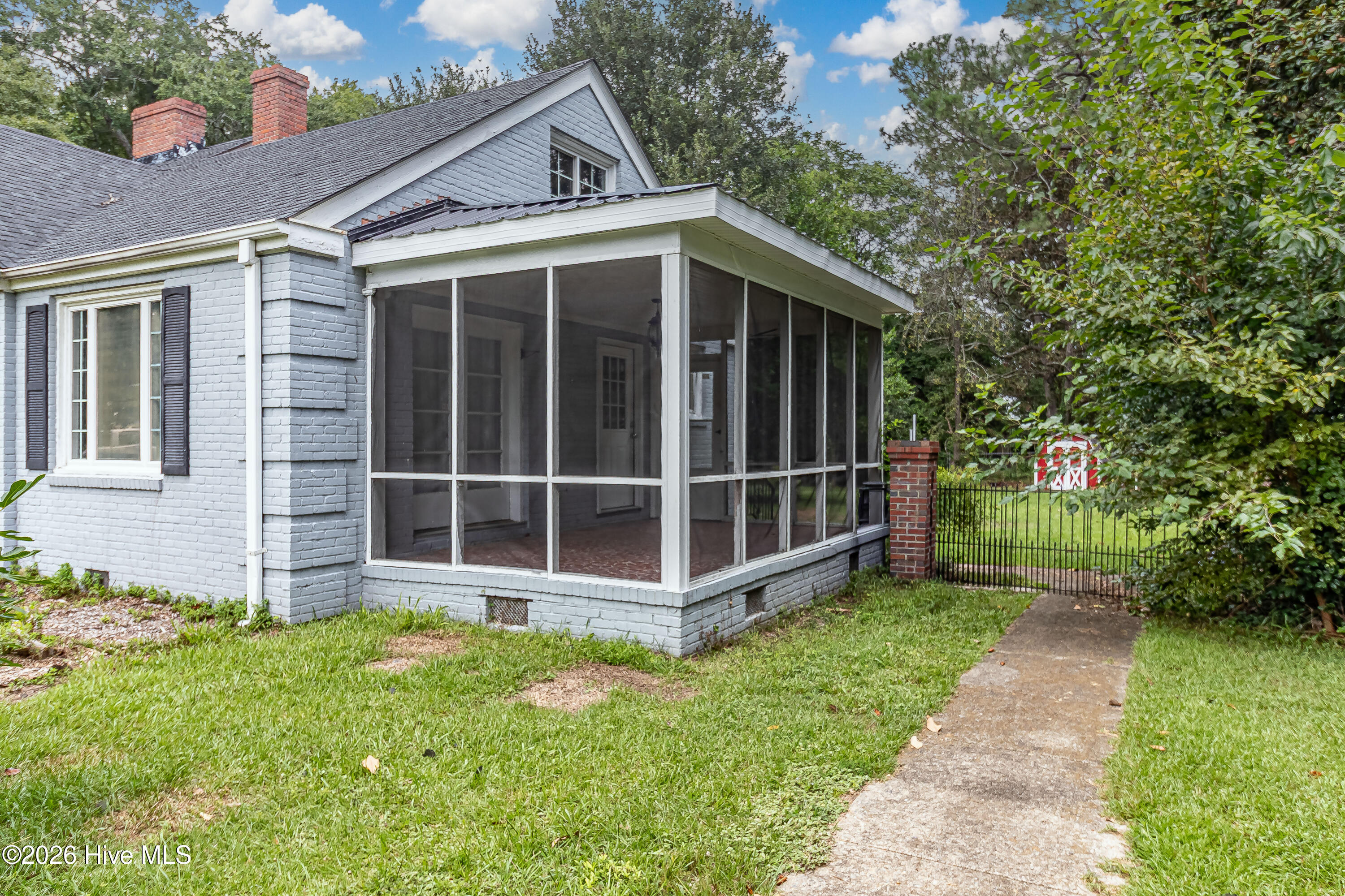 609 Beech Street Property Photo 4