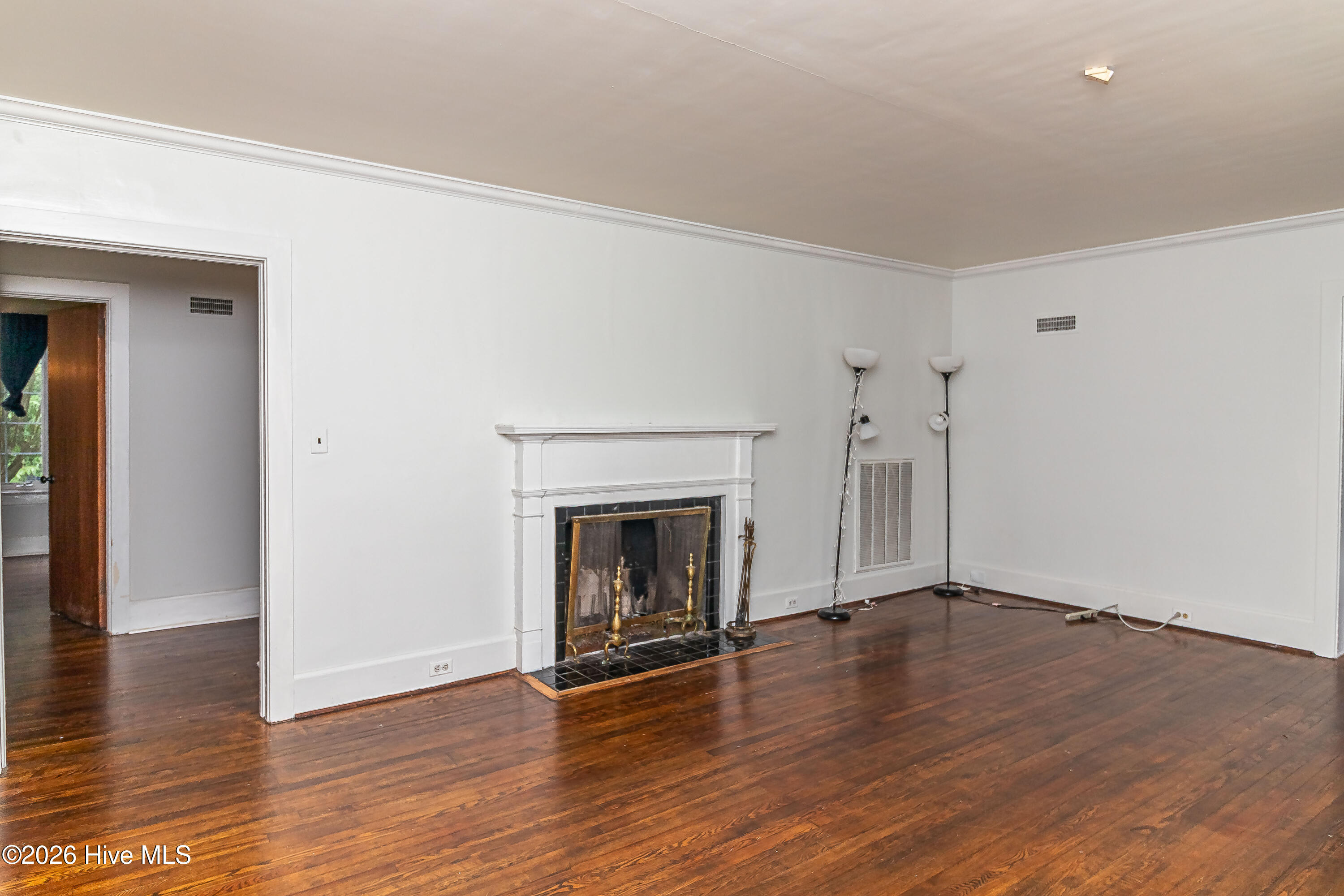 609 Beech Street Property Photo 8