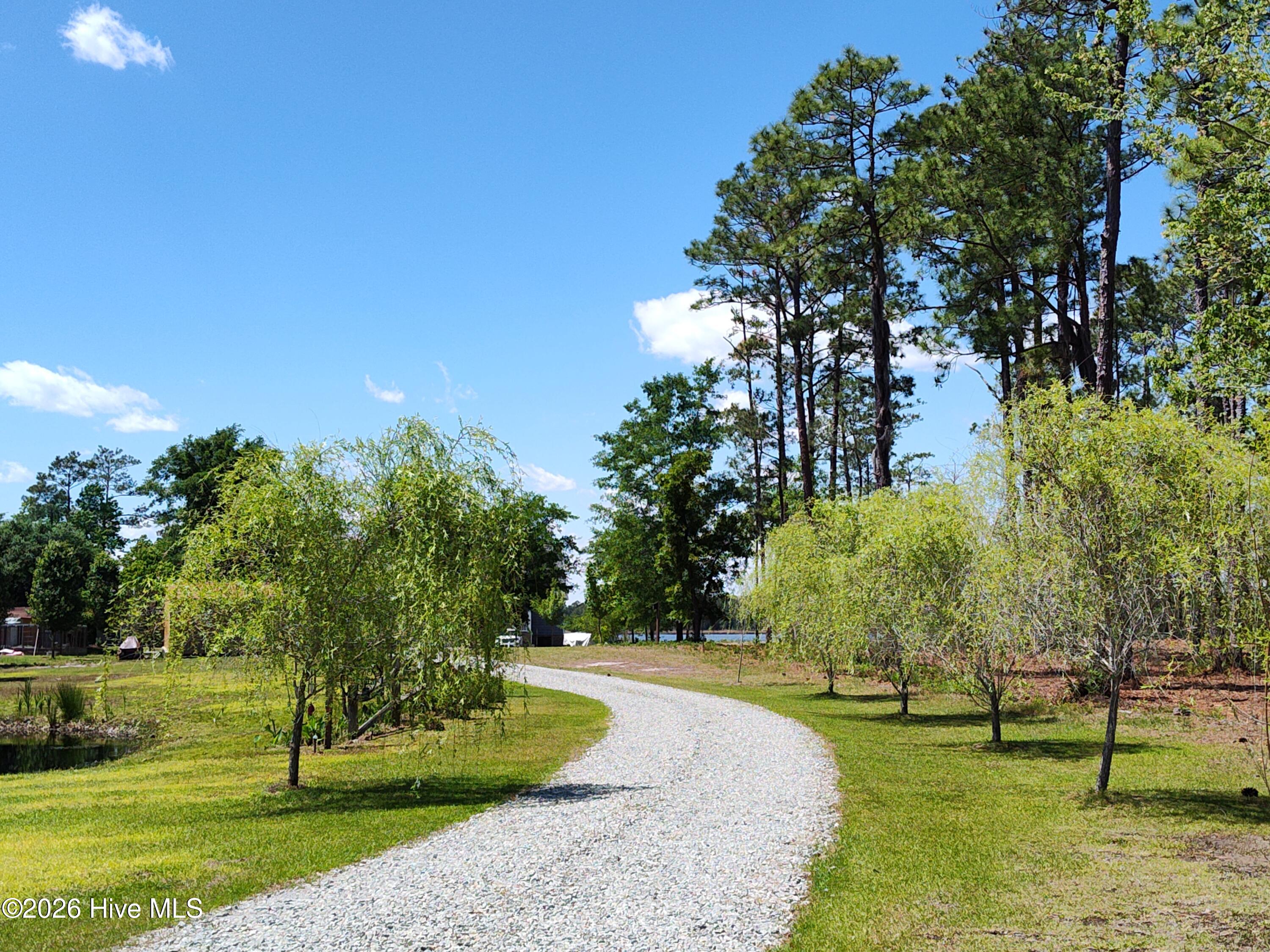 5544 Creek Pointe Road Property Photo 4