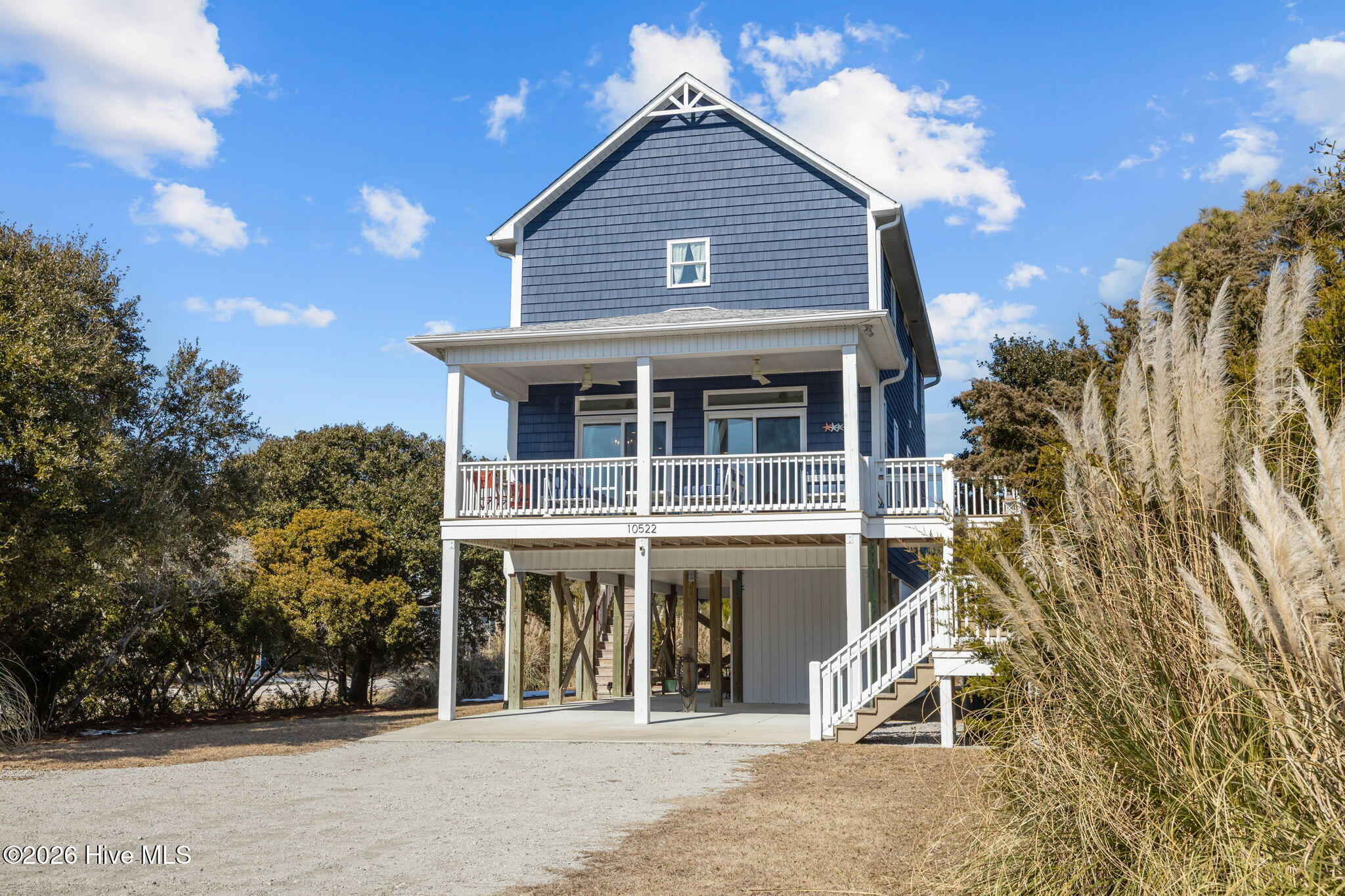10522 Island Circle Property Photo 1