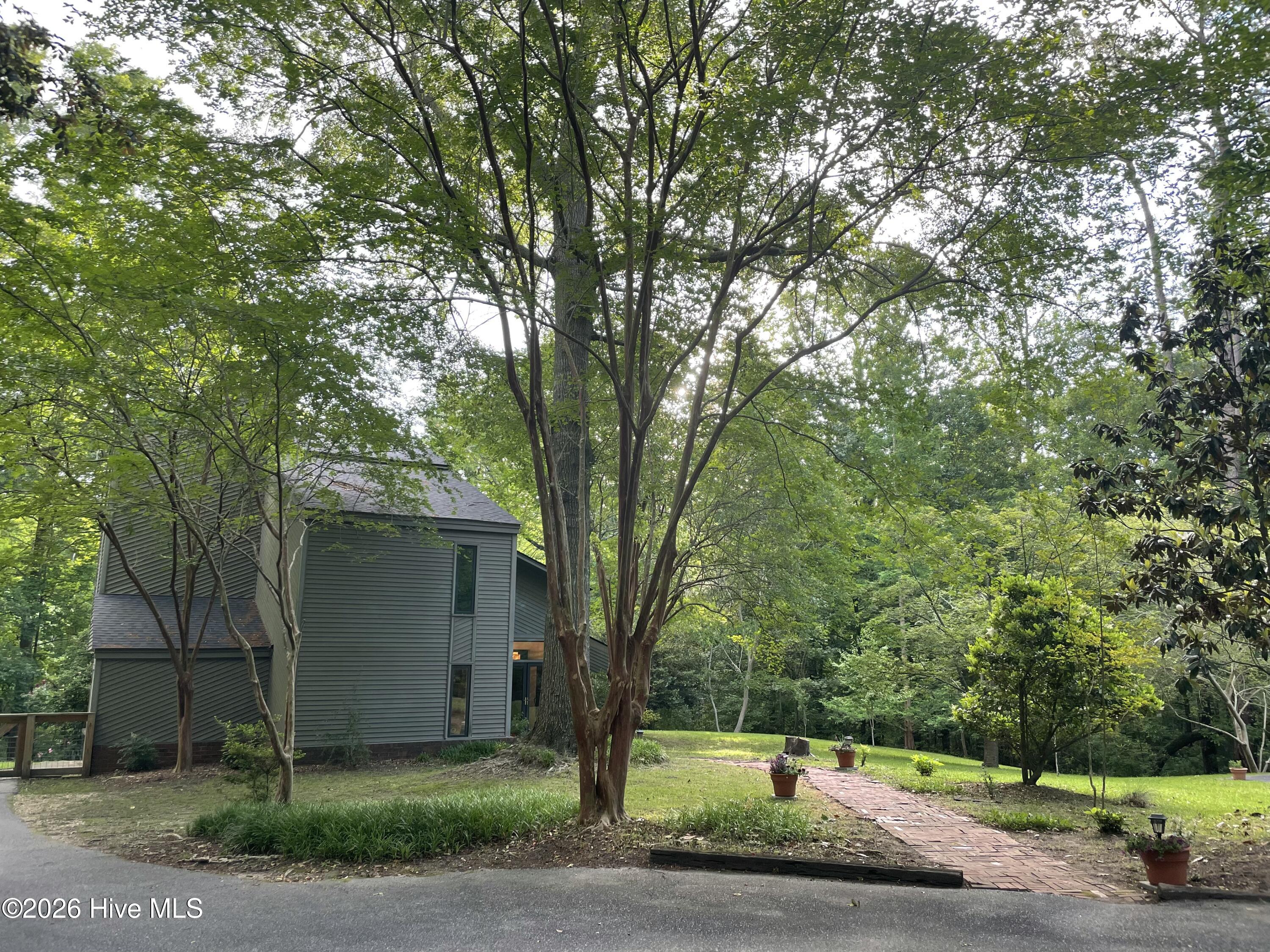 127 Hampton Drive Property Photo 5