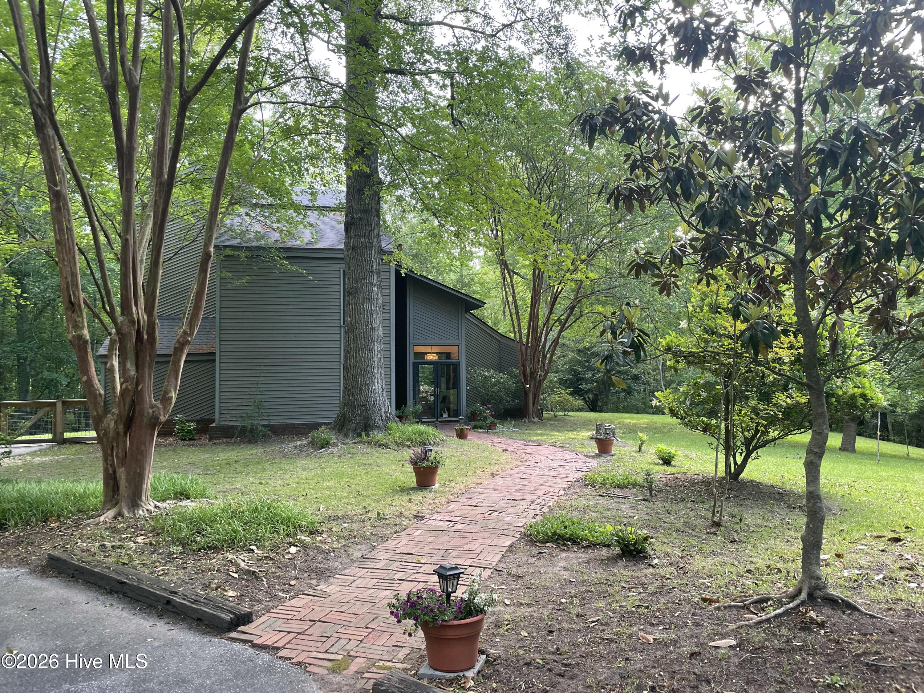 127 Hampton Drive Property Photo 6