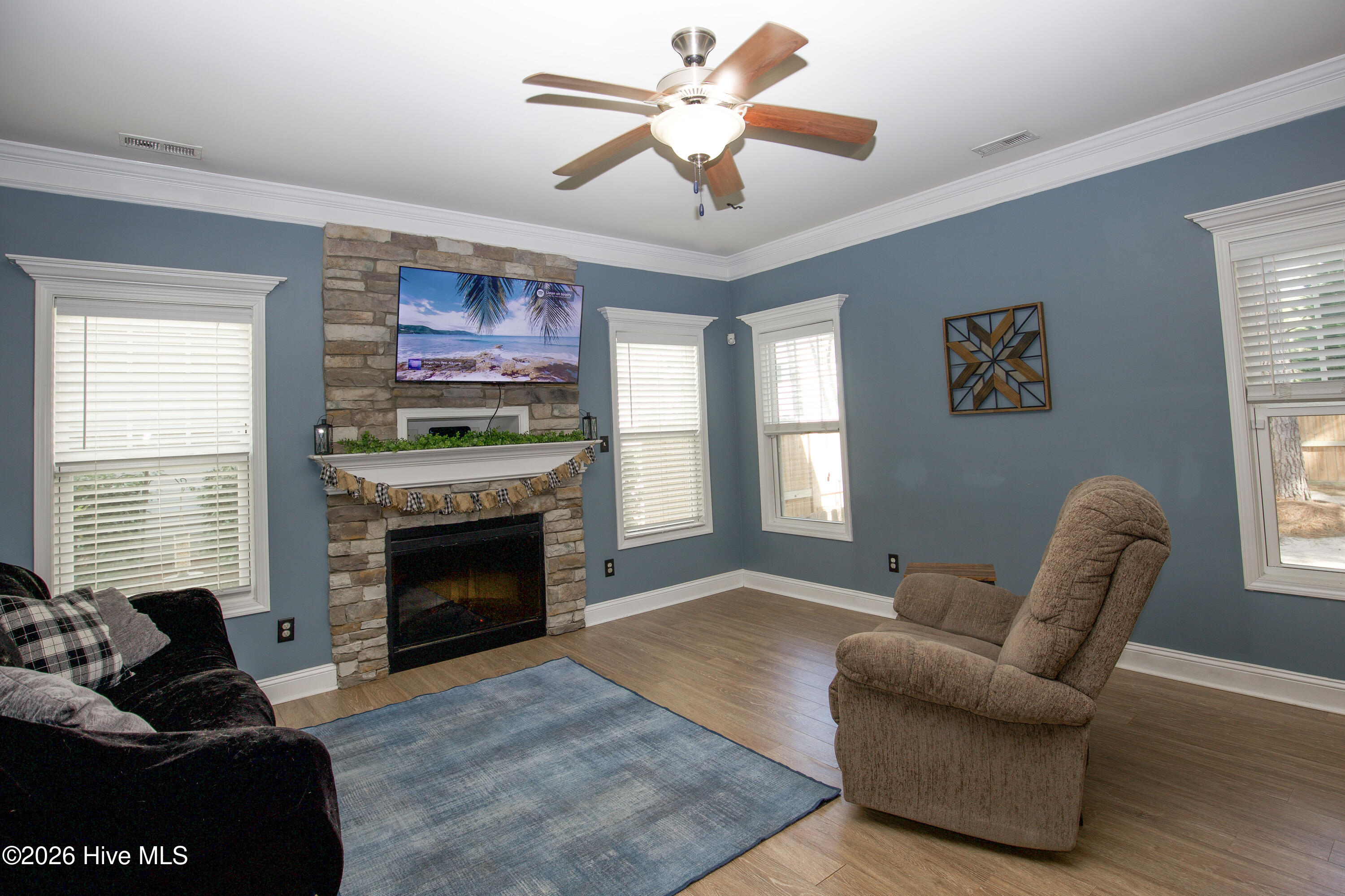 831 Thrush Drive Property Photo 10